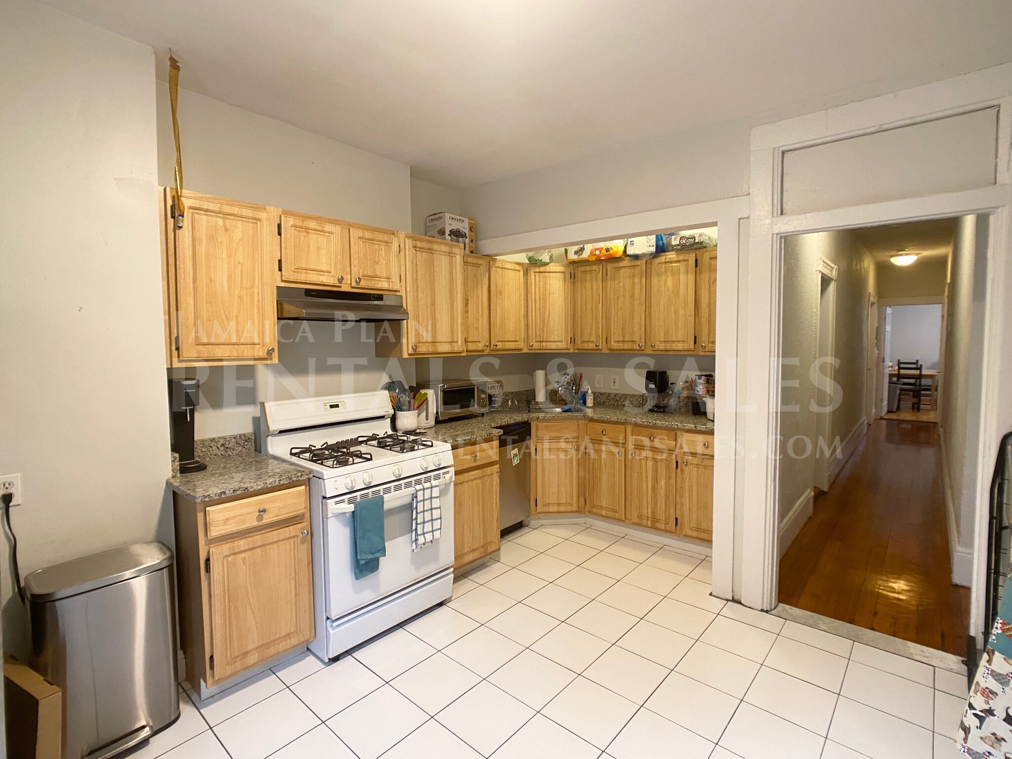3 bed, 1 bath apartment for rent at 48 Green St Unit 1, Jamaica Plain