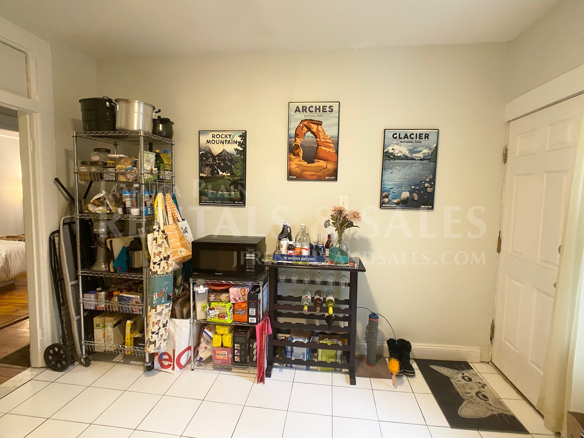 3 bed, 1 bath apartment for rent at 48 Green St Unit 1, Jamaica Plain — photo 5 of 18