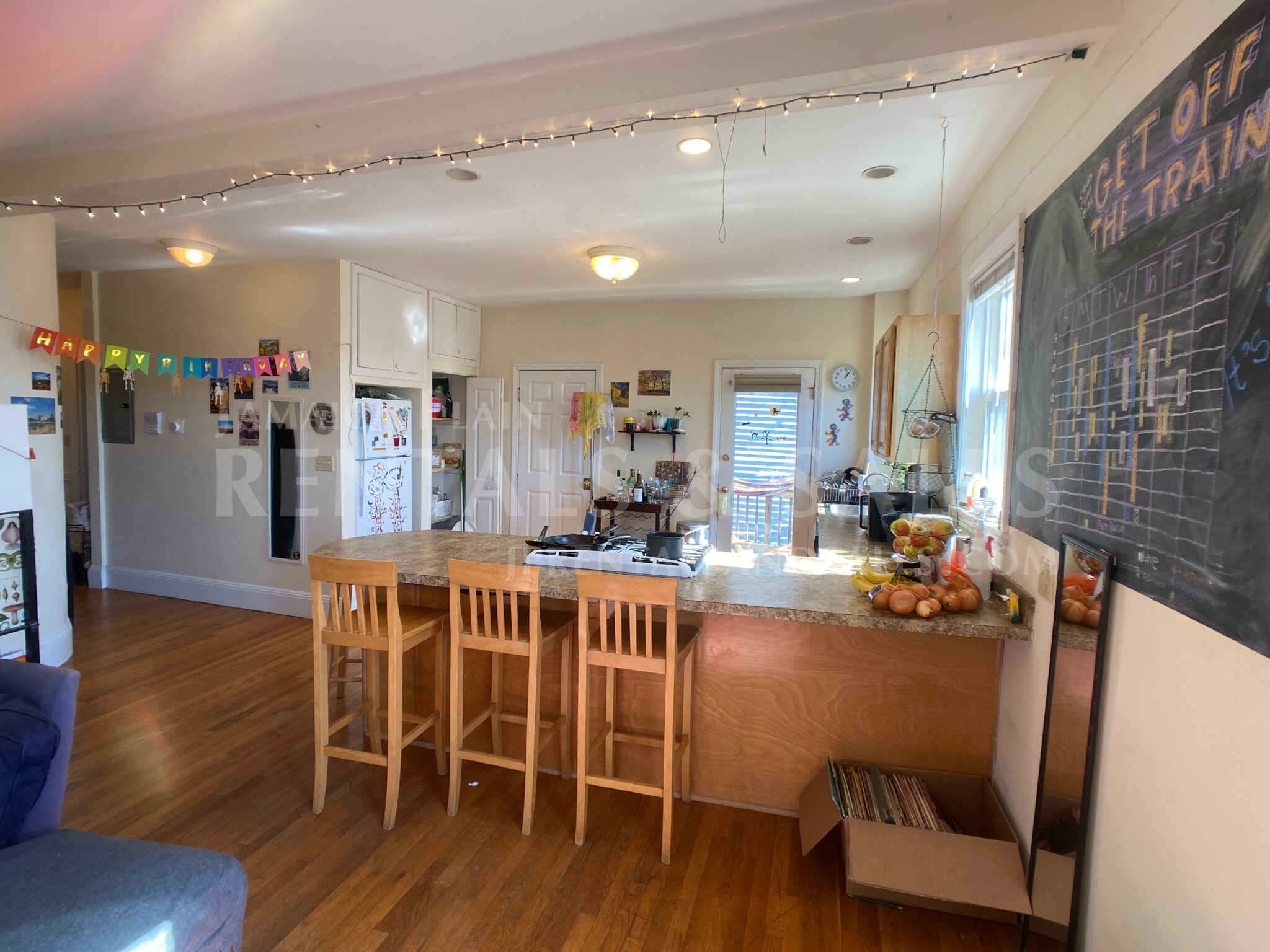 4 bed, 1 bath apartment for rent at 32 Fisher Ave Unit 1 CO, Jamaica Plain — photo 4 of 18