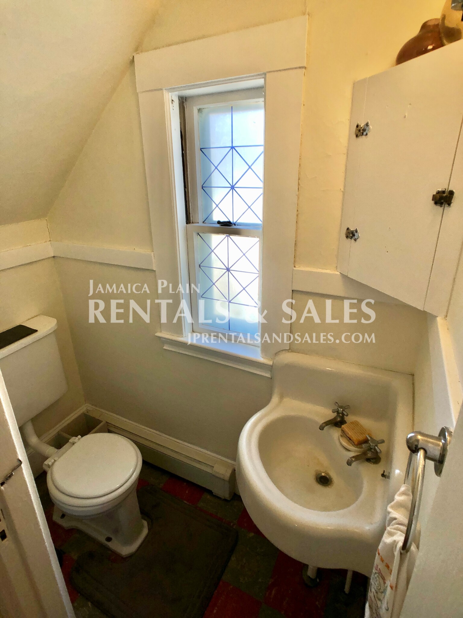 31 Burroughs St, Jamaica Plain