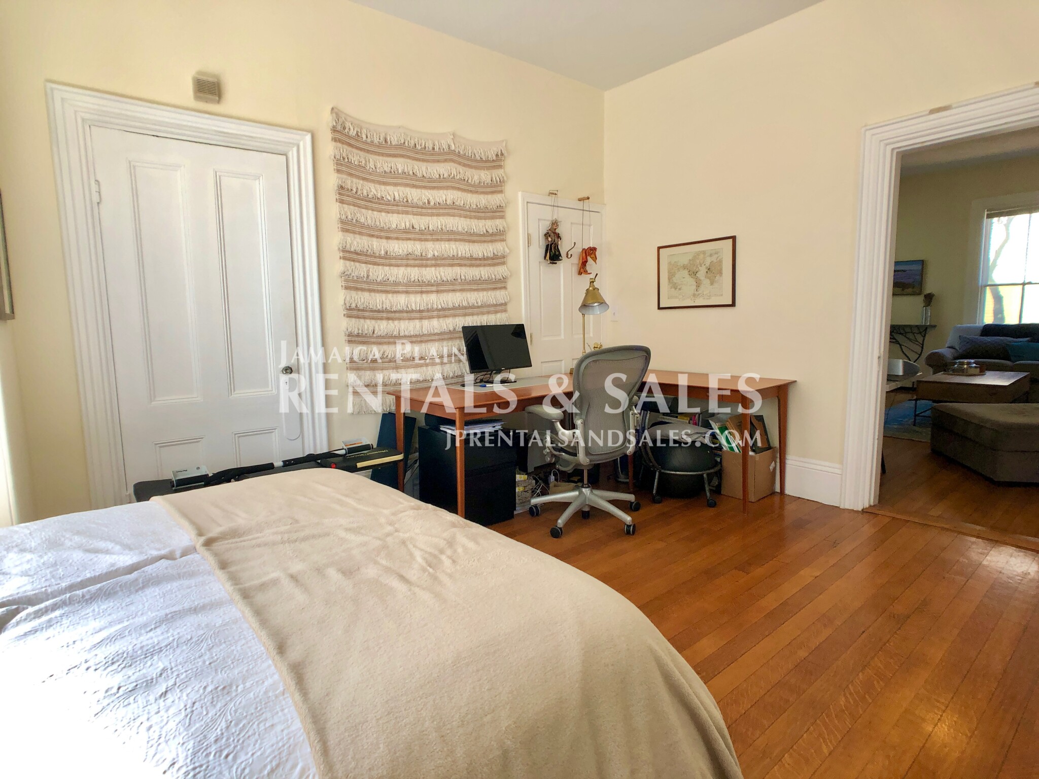 31 Burroughs St, Jamaica Plain