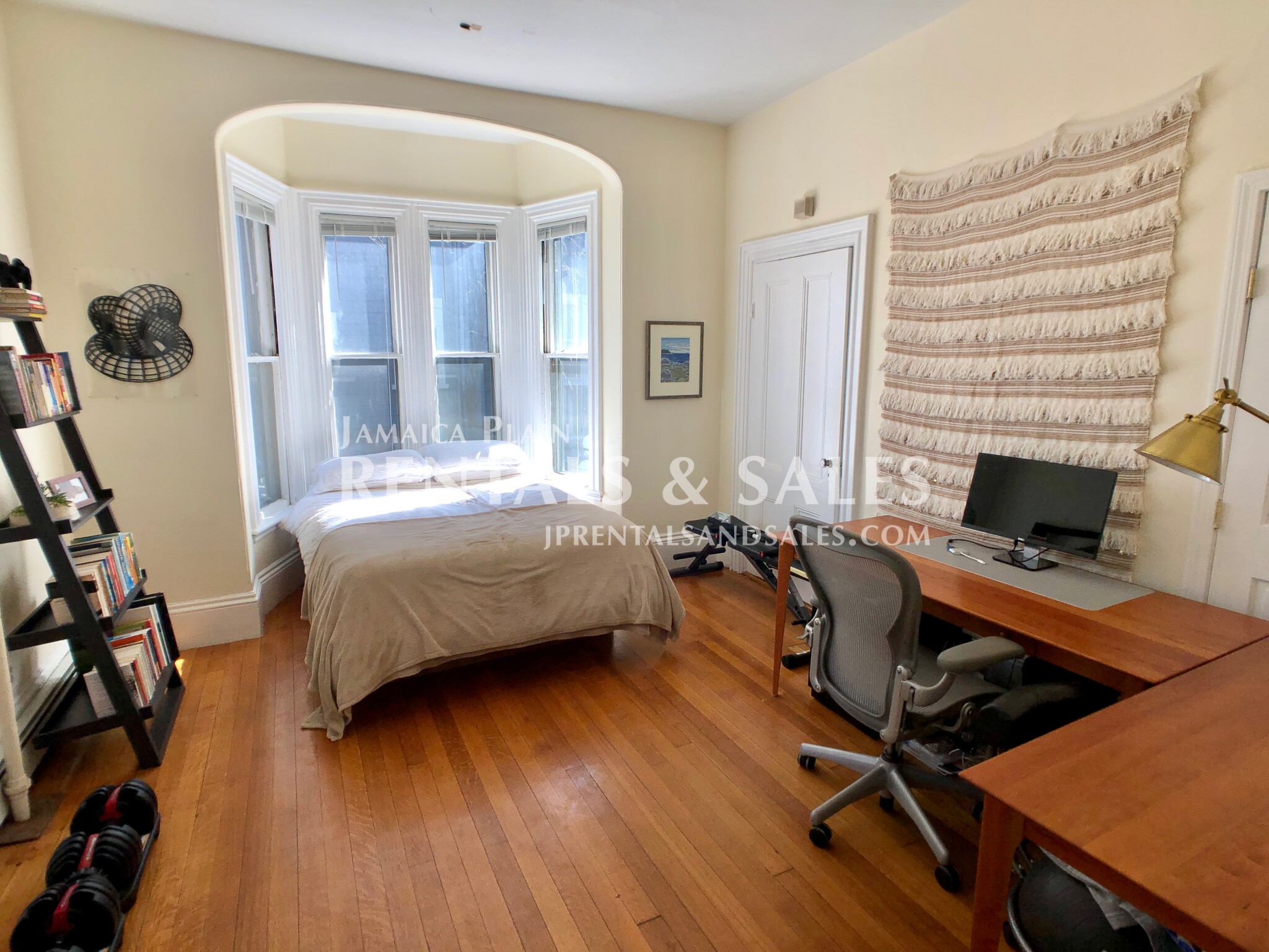 31 Burroughs St, Jamaica Plain