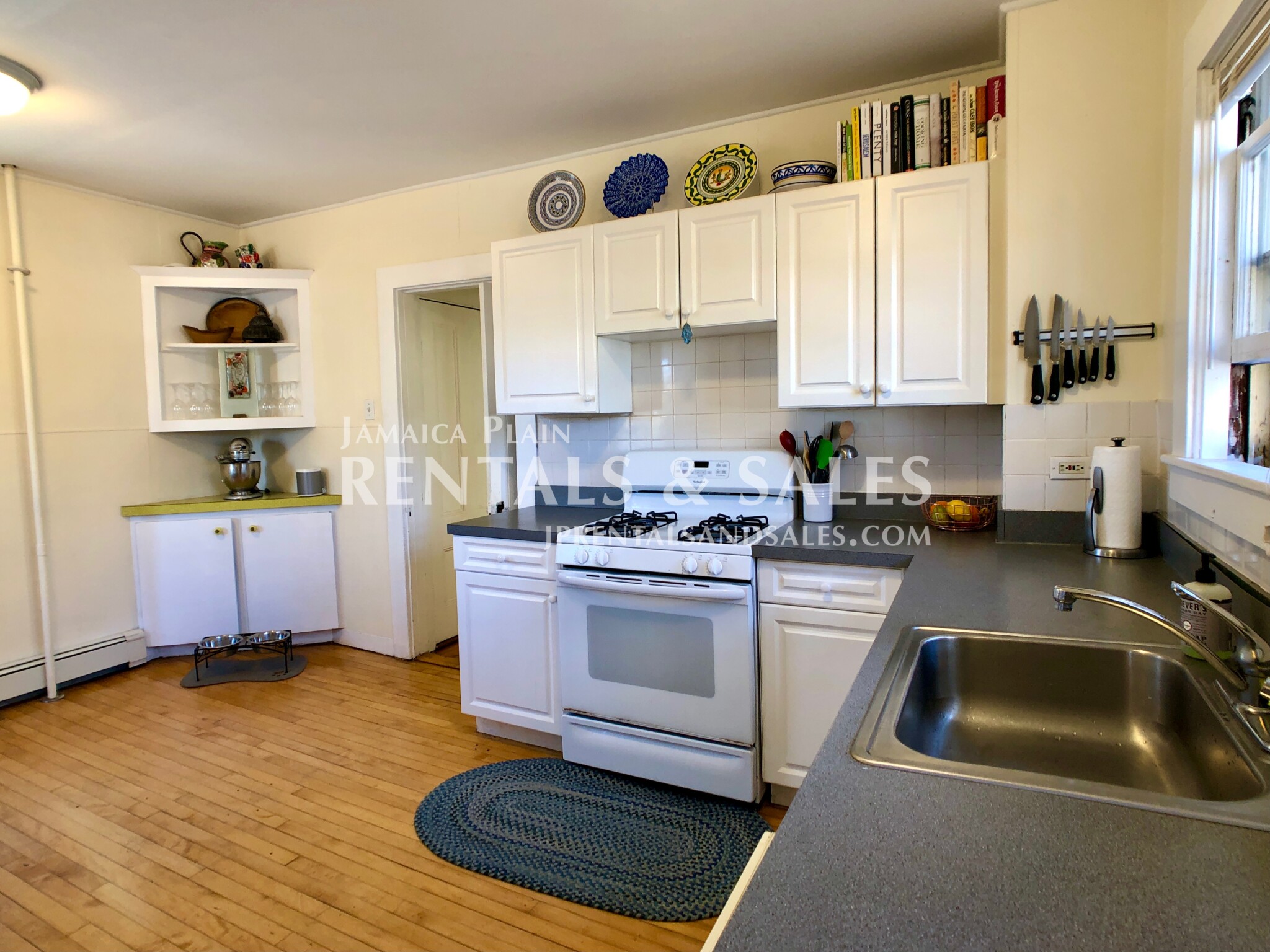 31 Burroughs St, Jamaica Plain