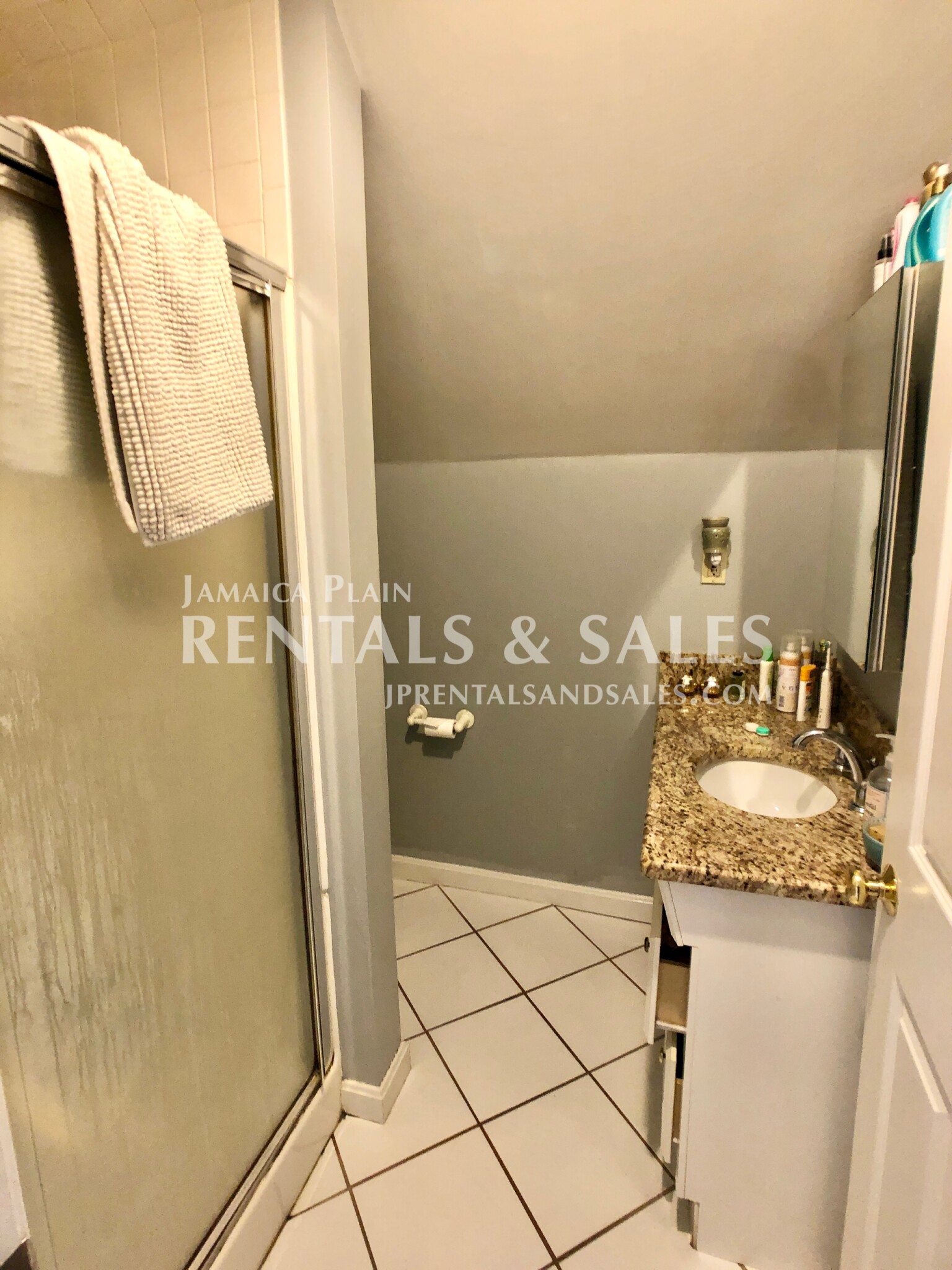 10 Garth Rd, West Roxbury