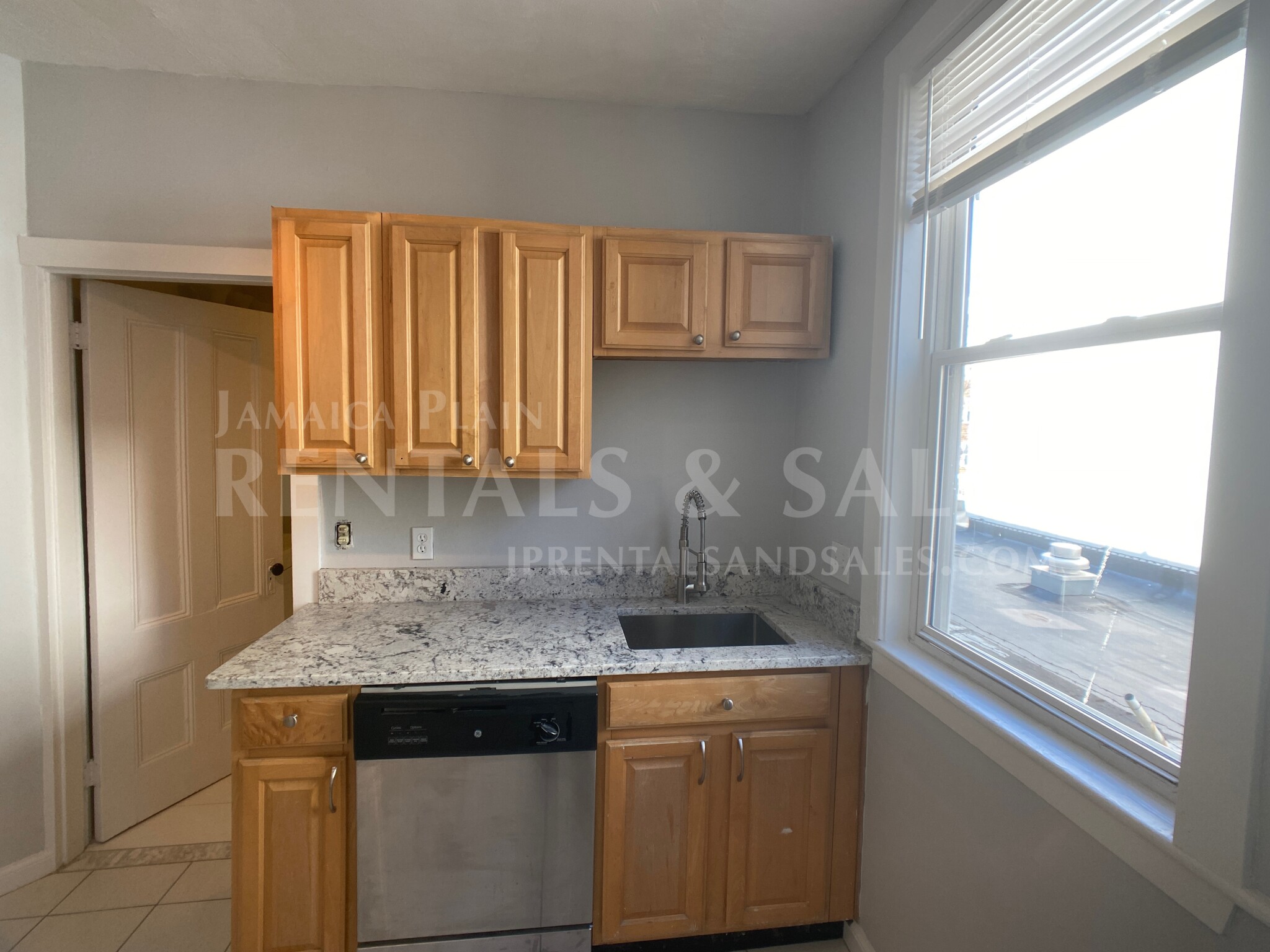 156 South St, Jamaica Plain