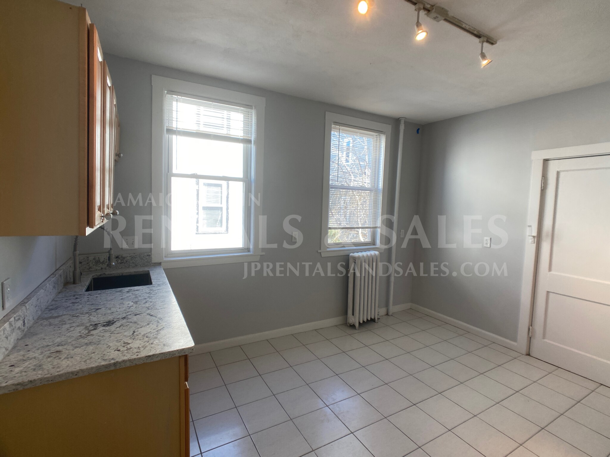 156 South St, Jamaica Plain