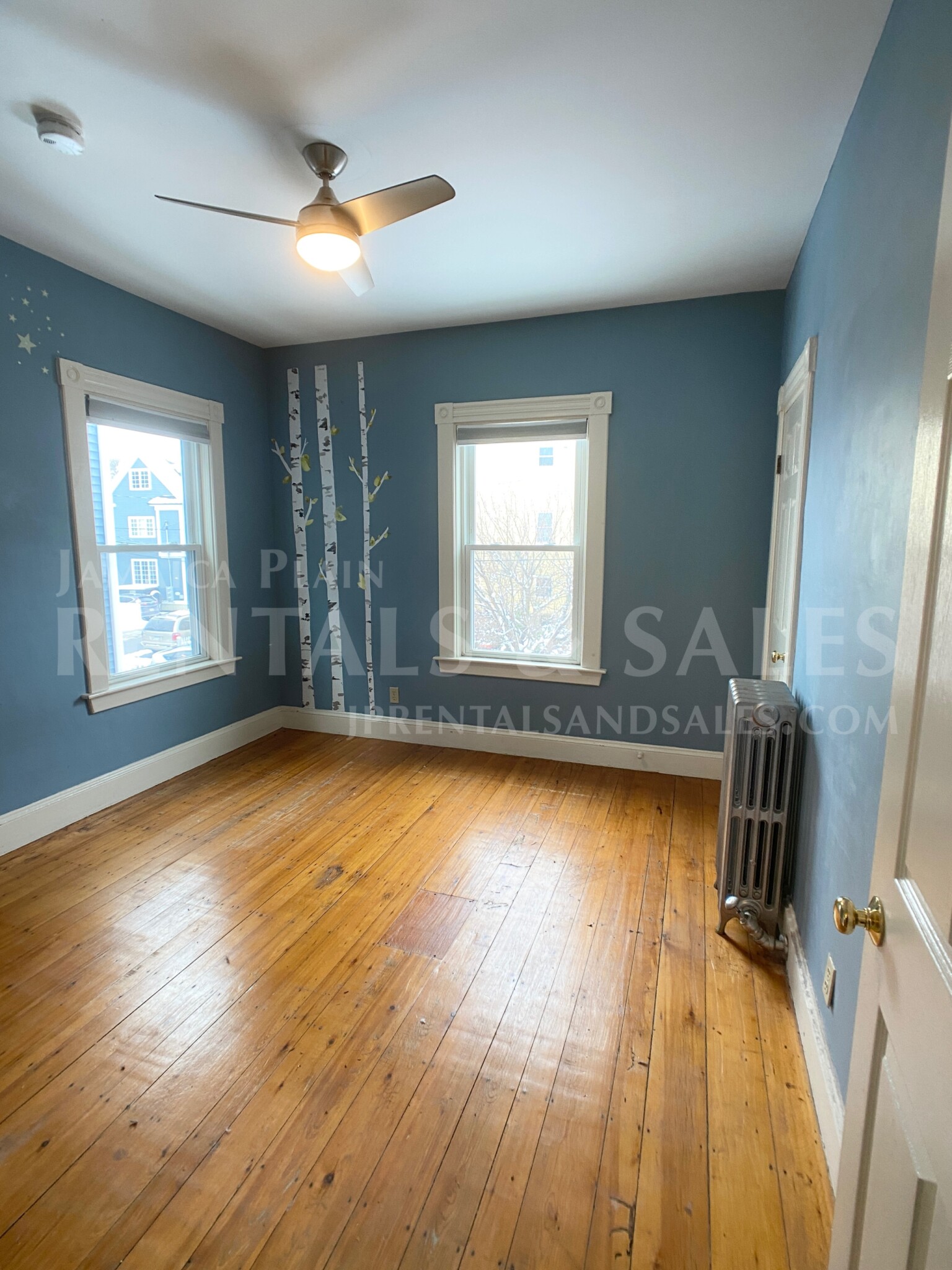 3 bed, 1 bath apartment for rent at 55 Rossmore Rd Unit 2 CO, Jamaica Plain — photo 4 of 16