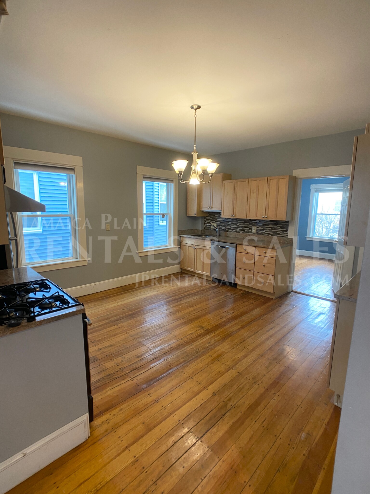 3 bed, 1 bath apartment for rent at 55 Rossmore Rd Unit 2 CO, Jamaica Plain — photo 2 of 16