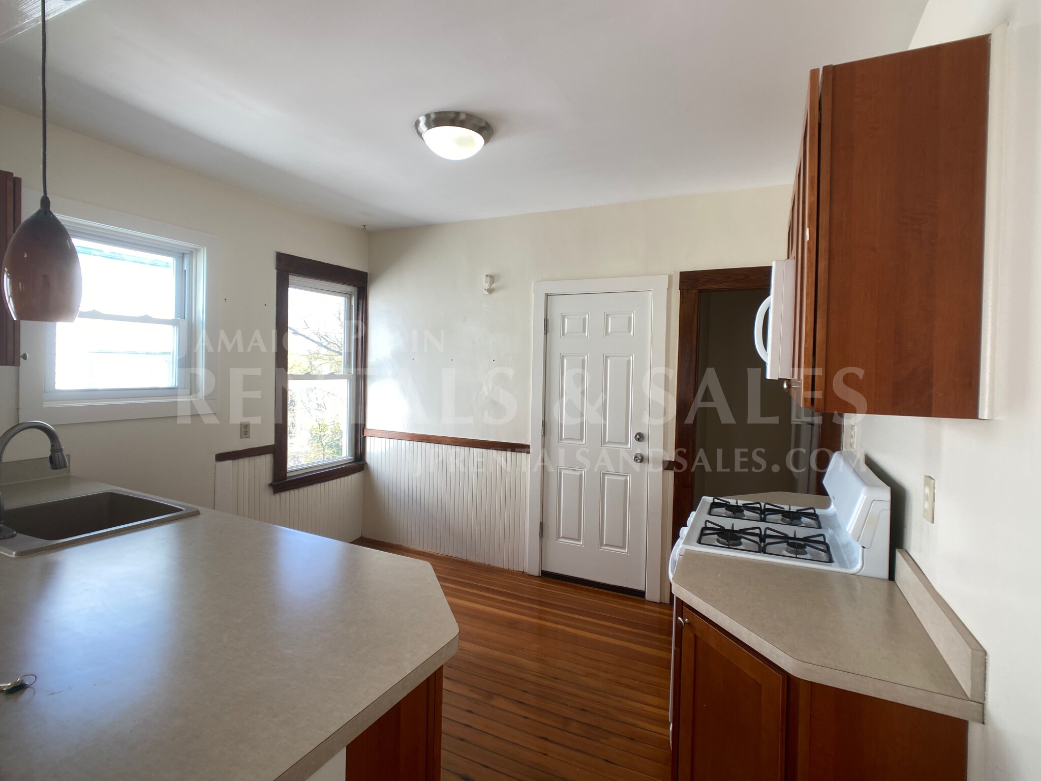 21 Child St, Jamaica Plain