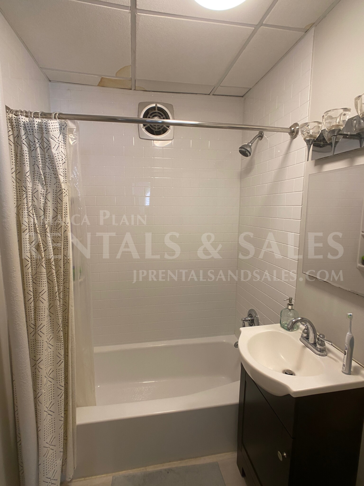 140 Arborway, Jamaica Plain