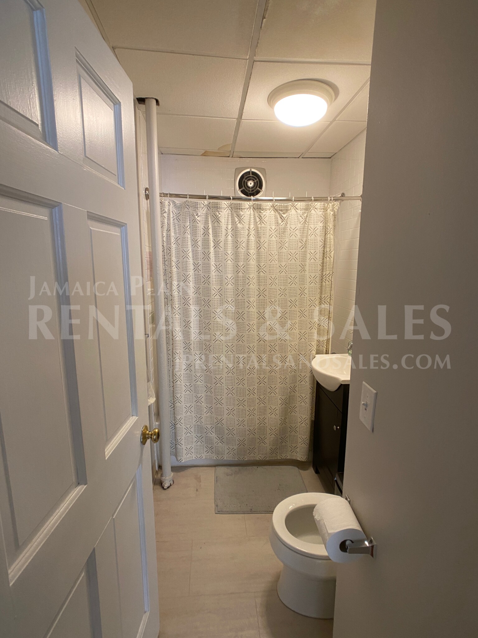 140 Arborway, Jamaica Plain