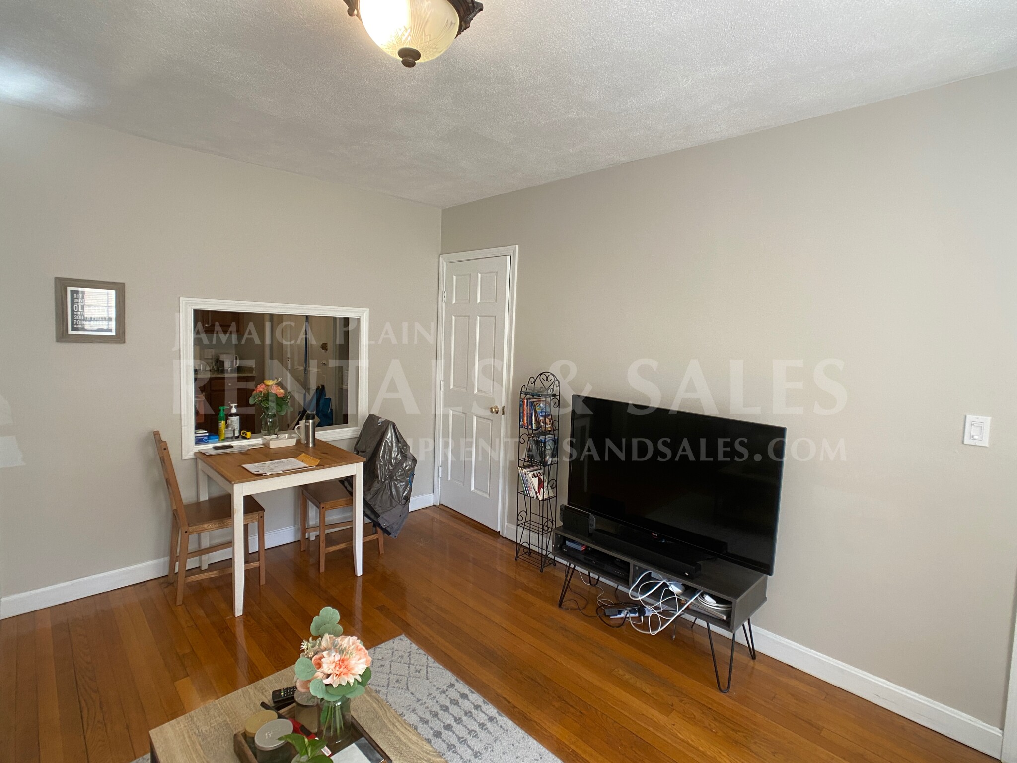 140 Arborway, Jamaica Plain