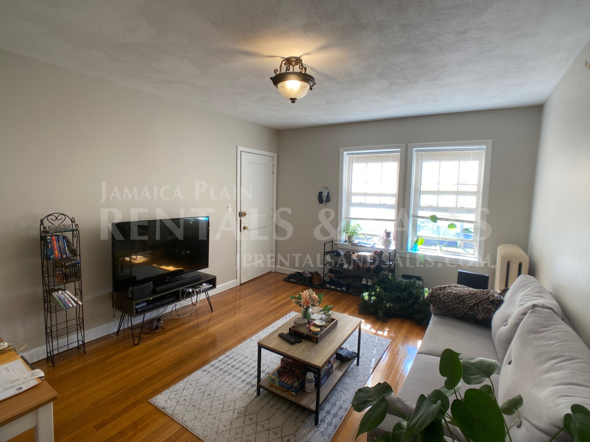 140 Arborway, Jamaica Plain