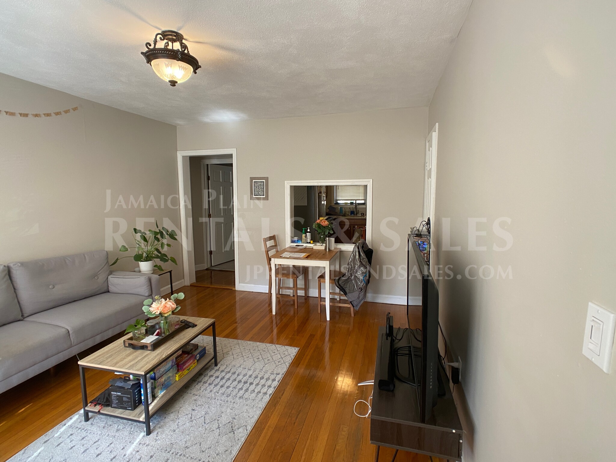 140 Arborway, Jamaica Plain