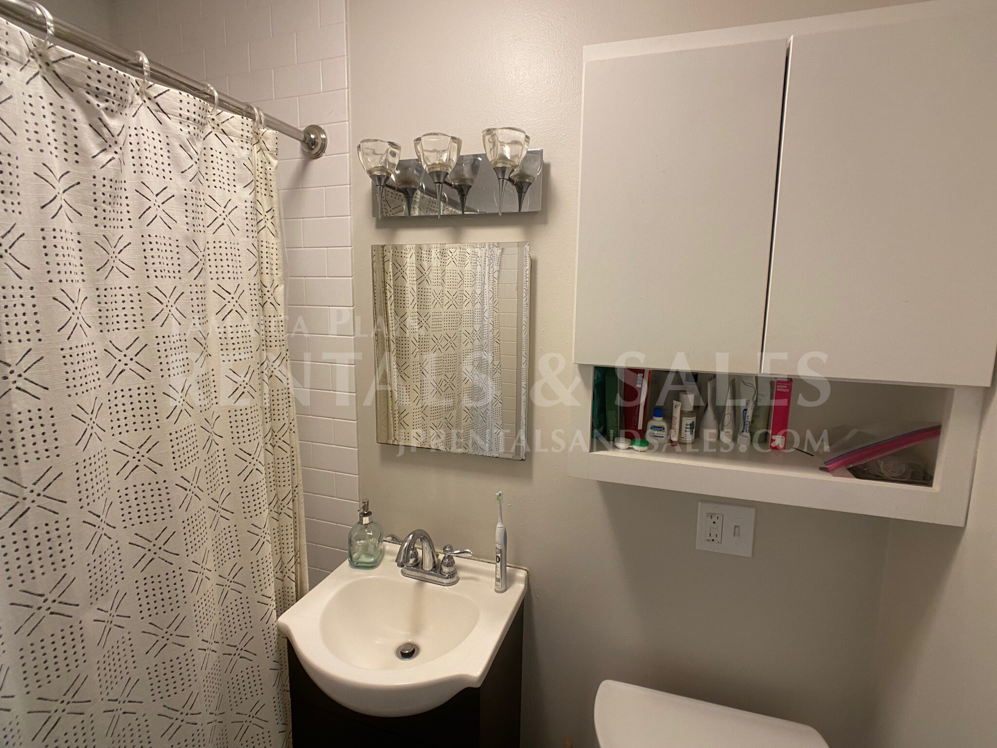 140 Arborway, Jamaica Plain