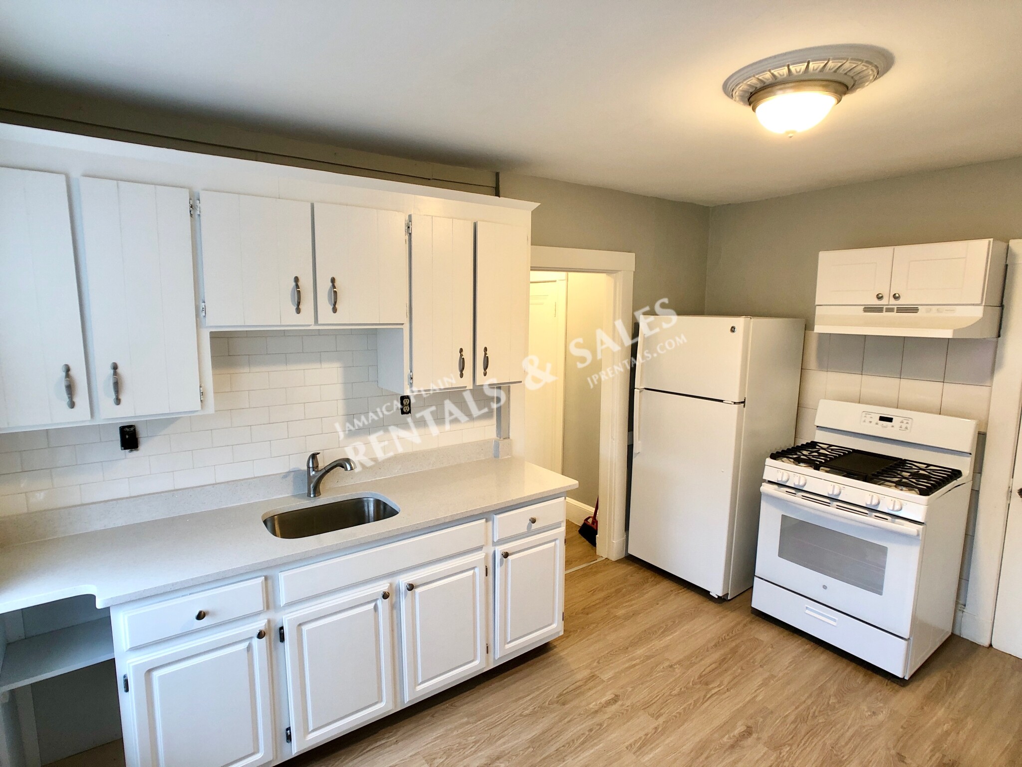 1 bed, 1 bath apartment for rent at 6 Lesher St Unit 1L, Jamaica Plain — photo 2 of 16