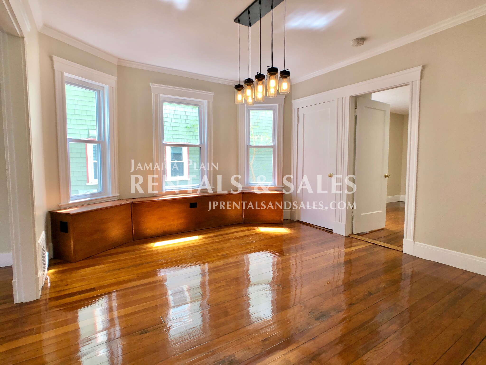 2 bed, 1 bath apartment for rent at 141 South St Unit 1, Jamaica Plain — photo 4 of 14