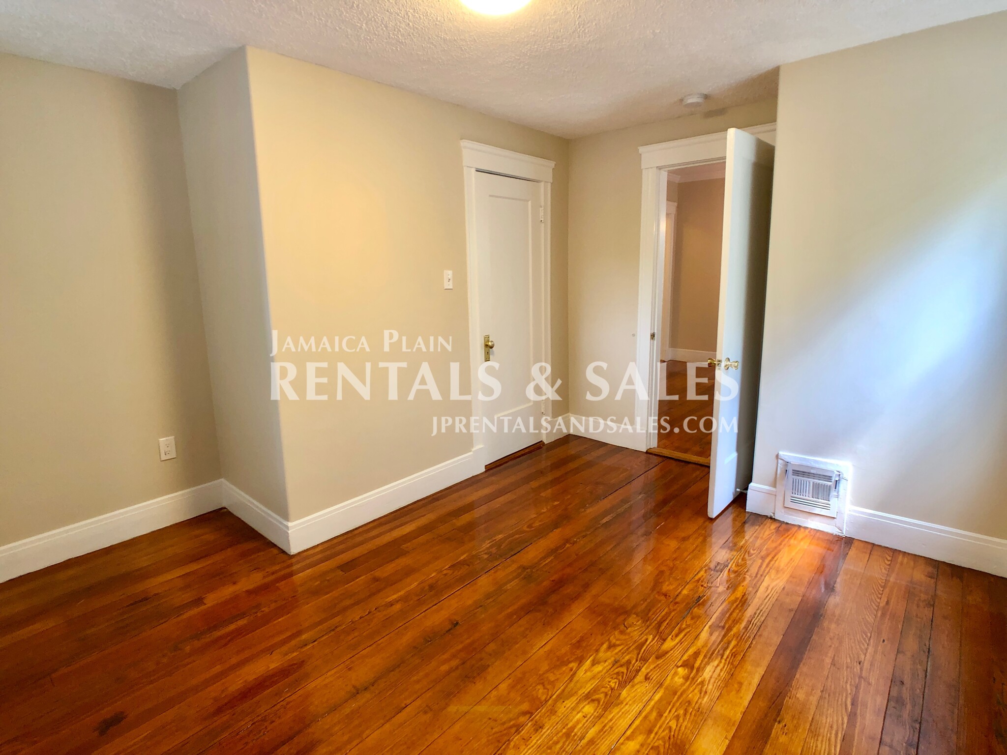 2 bed, 1 bath apartment for rent at 141 South St Unit 1, Jamaica Plain — photo 8 of 14