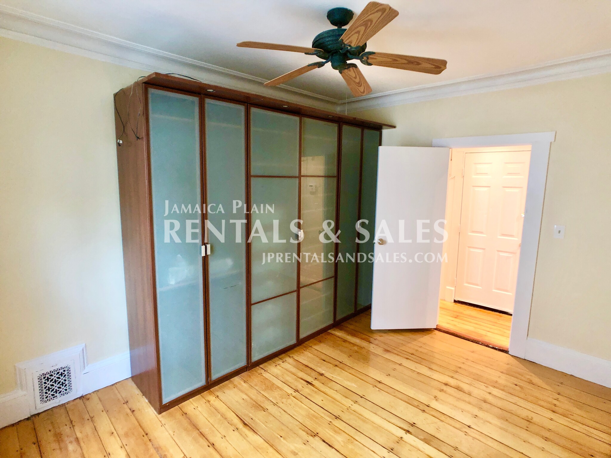 107 Sheridan St, Jamaica Plain