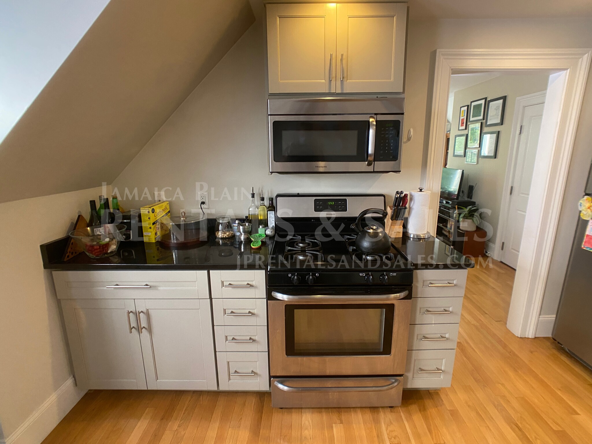 1.5 bed, 1 bath apartment for rent at 30 Sheridan St Unit 3, Jamaica Plain — photo 2 of 16