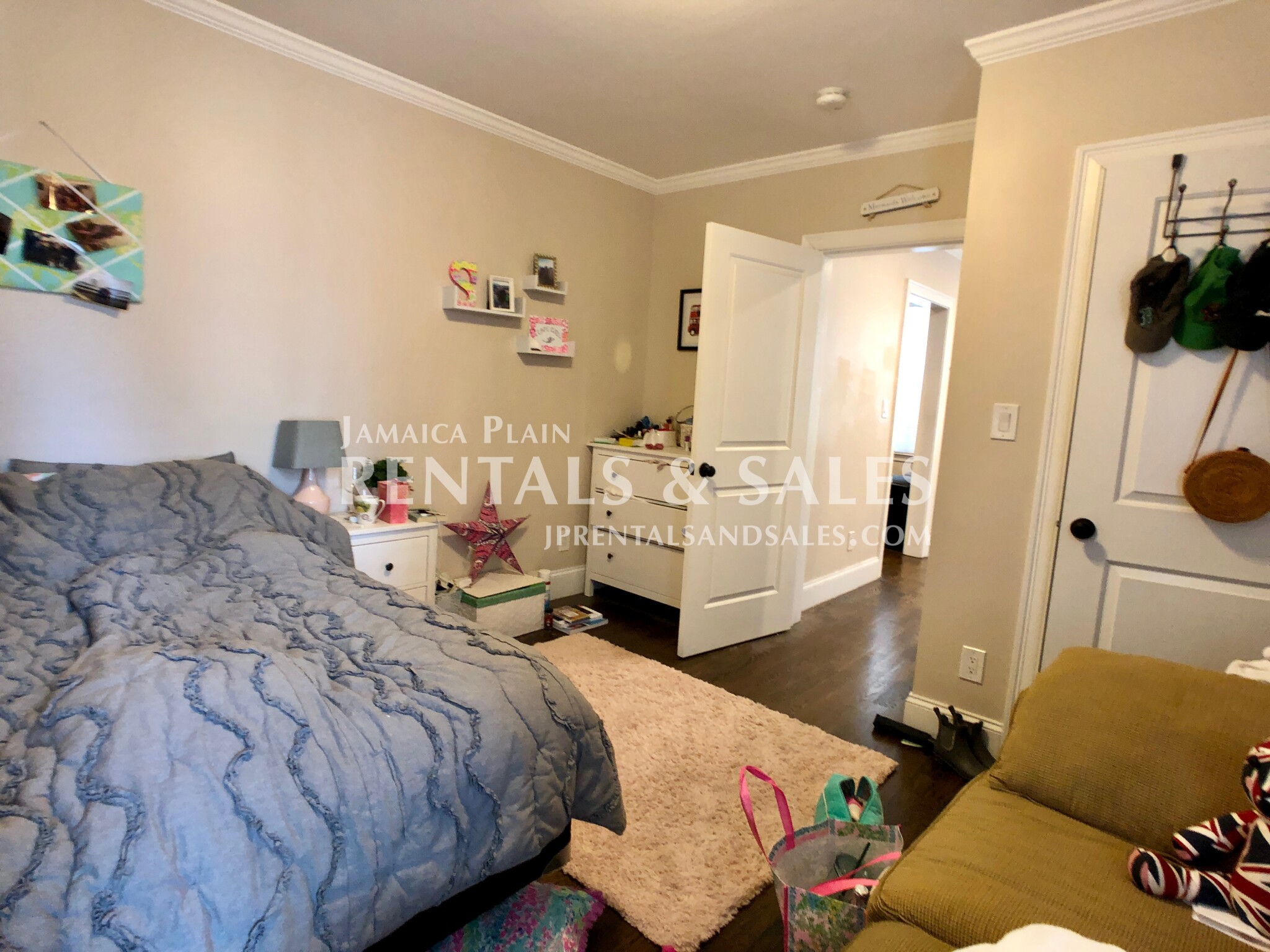 24 Chestnut Ave, Jamaica Plain