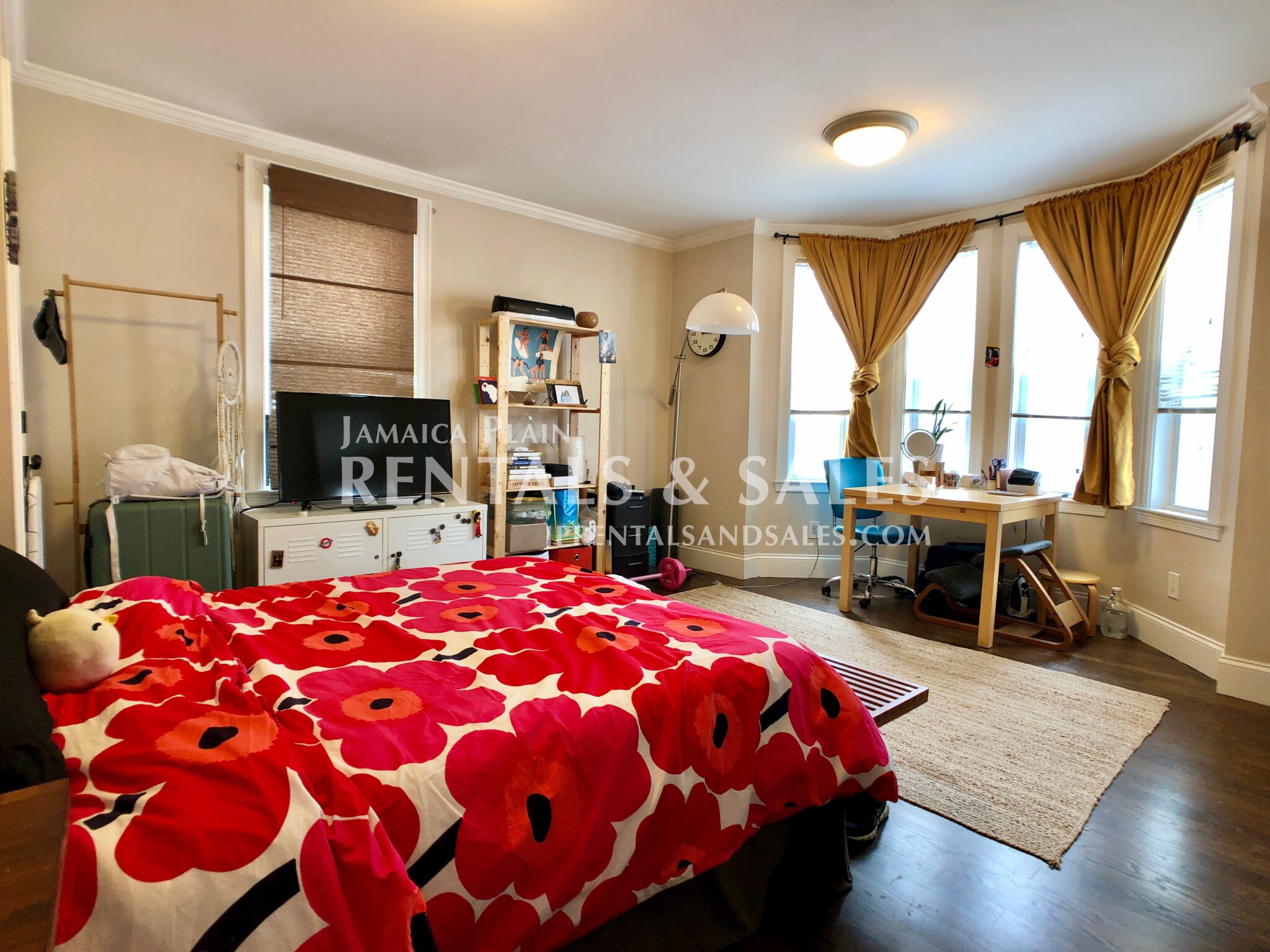 24 Chestnut Ave, Jamaica Plain