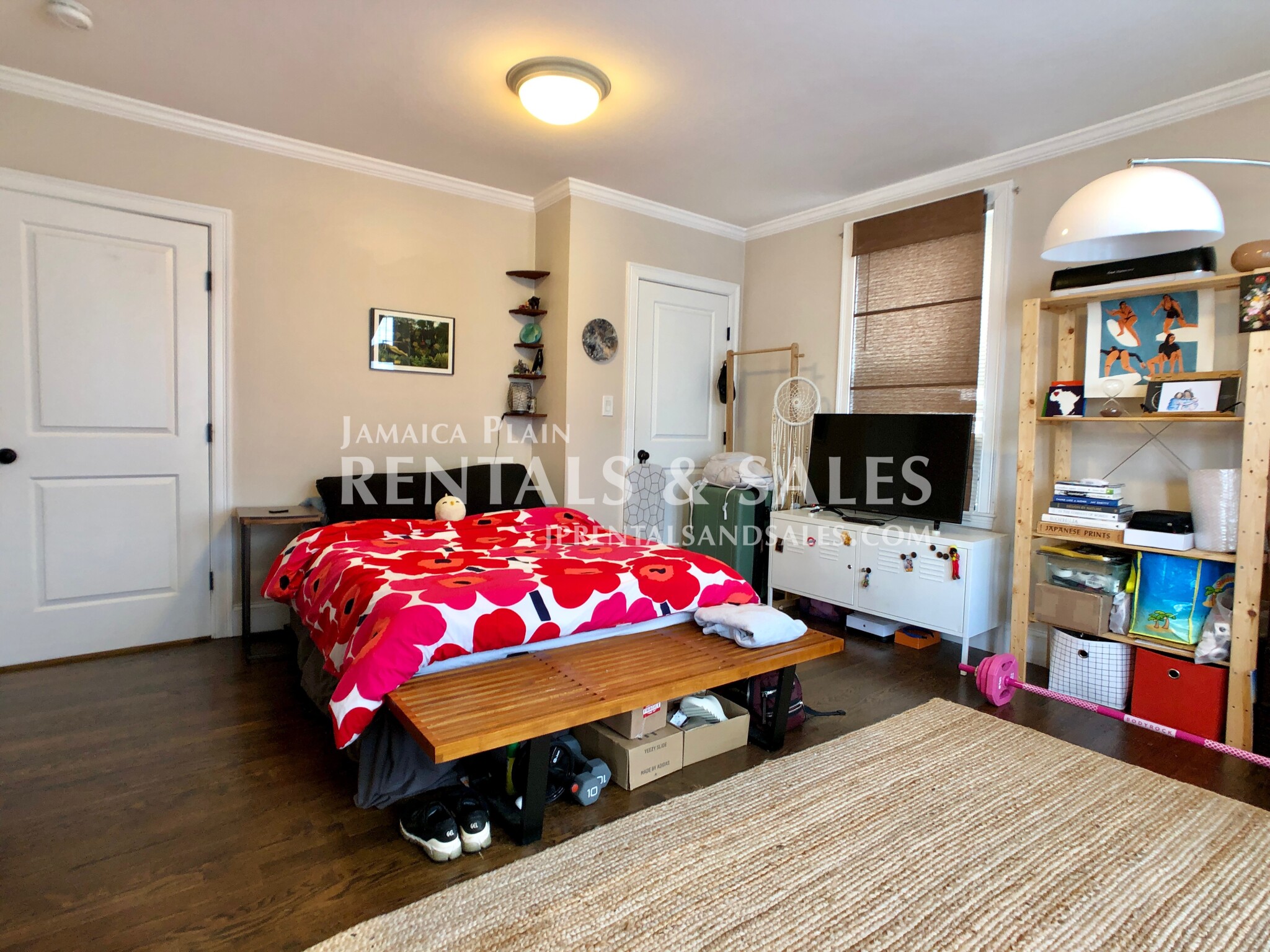 24 Chestnut Ave, Jamaica Plain