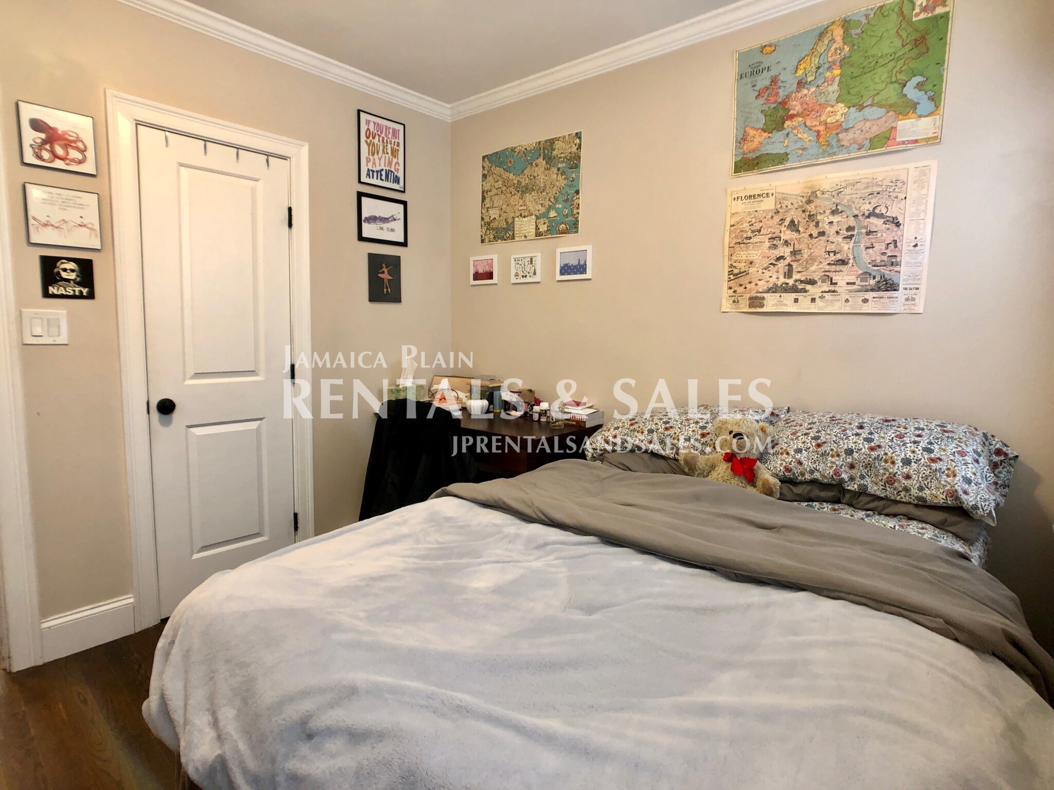 24 Chestnut Ave, Jamaica Plain