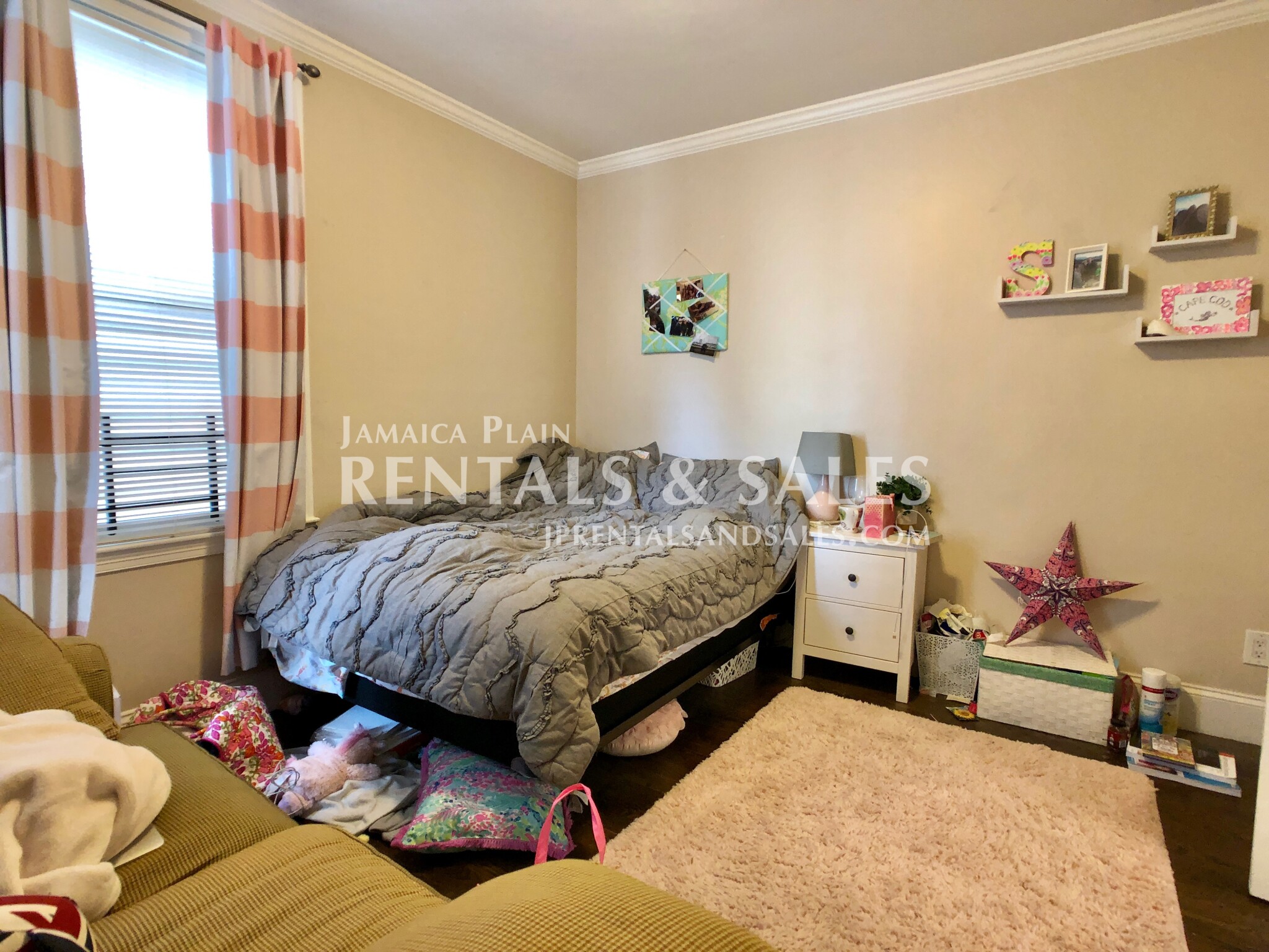 24 Chestnut Ave, Jamaica Plain