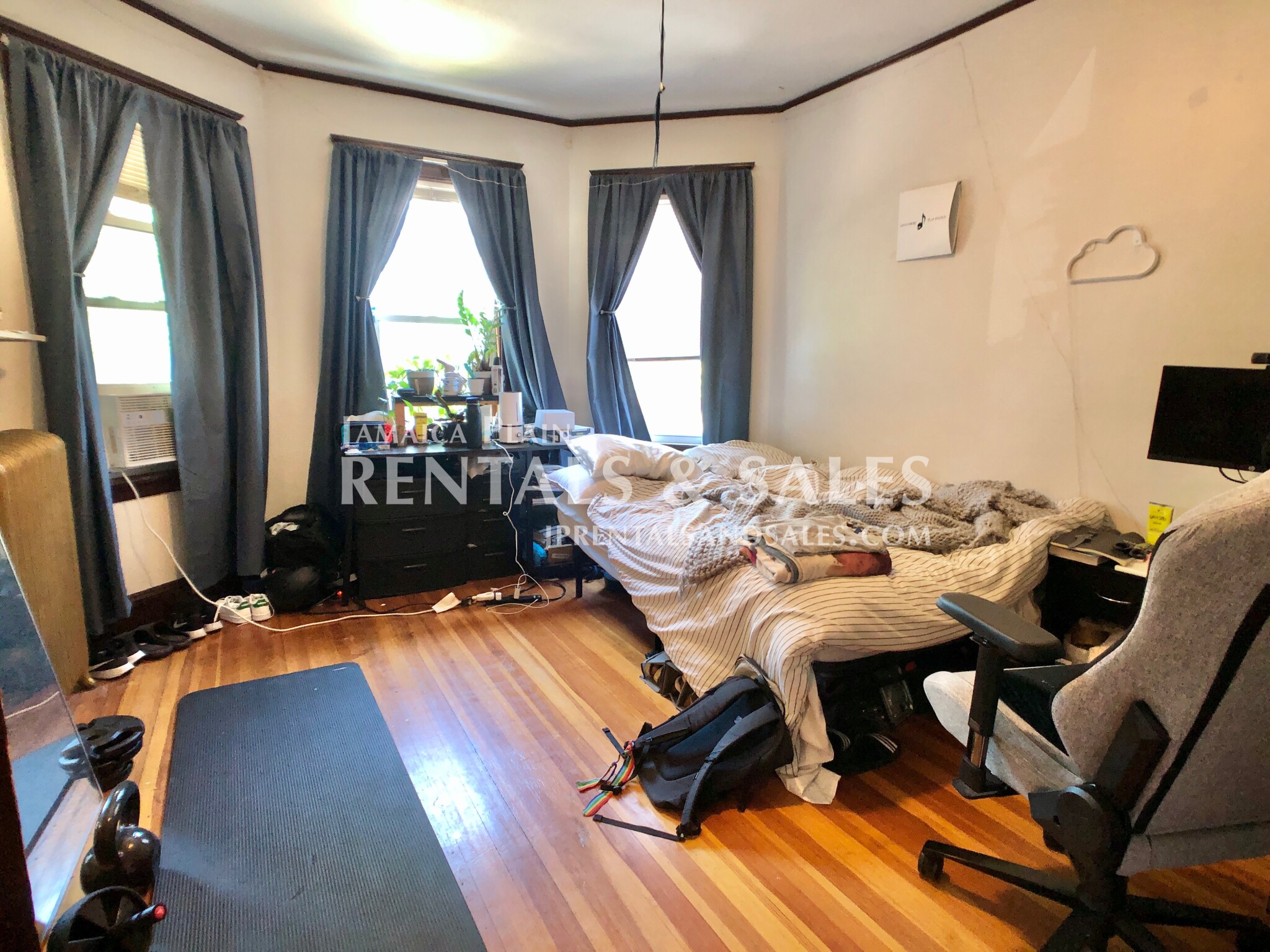 3 bed, 1 bath apartment for rent at 24 Seaverns Ave Unit 2, Jamaica Plain — photo 10 of 18