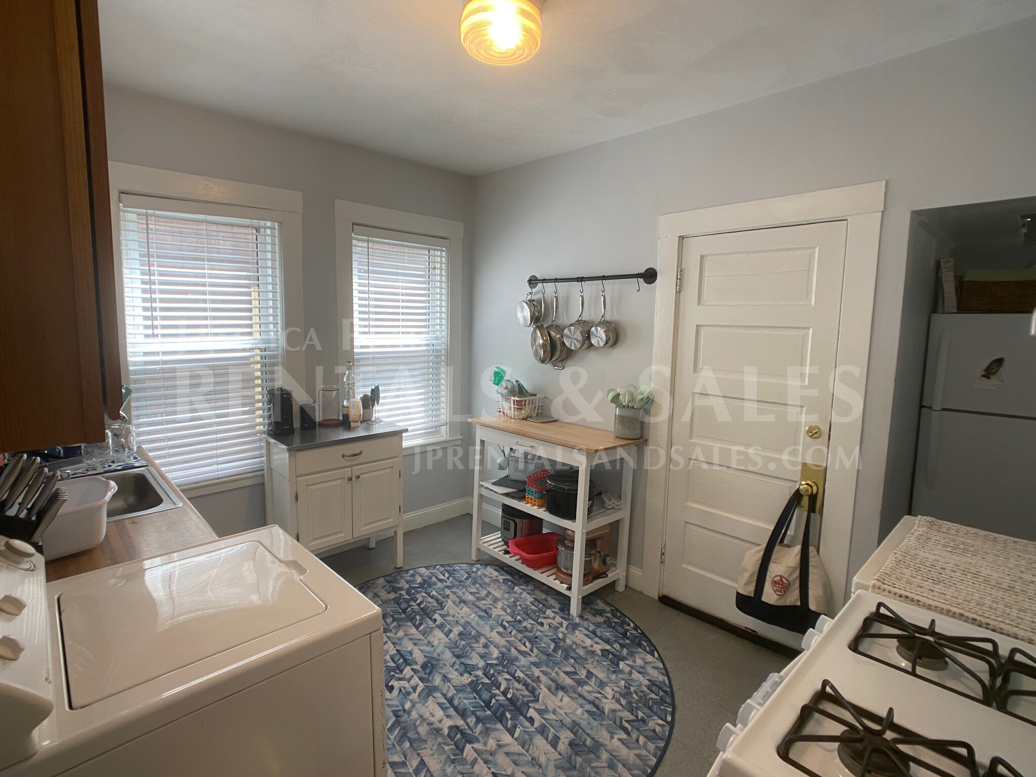 2 bed, 1 bath apartment for rent at 45 Child St Unit 1, Jamaica Plain — photo 8 of 23