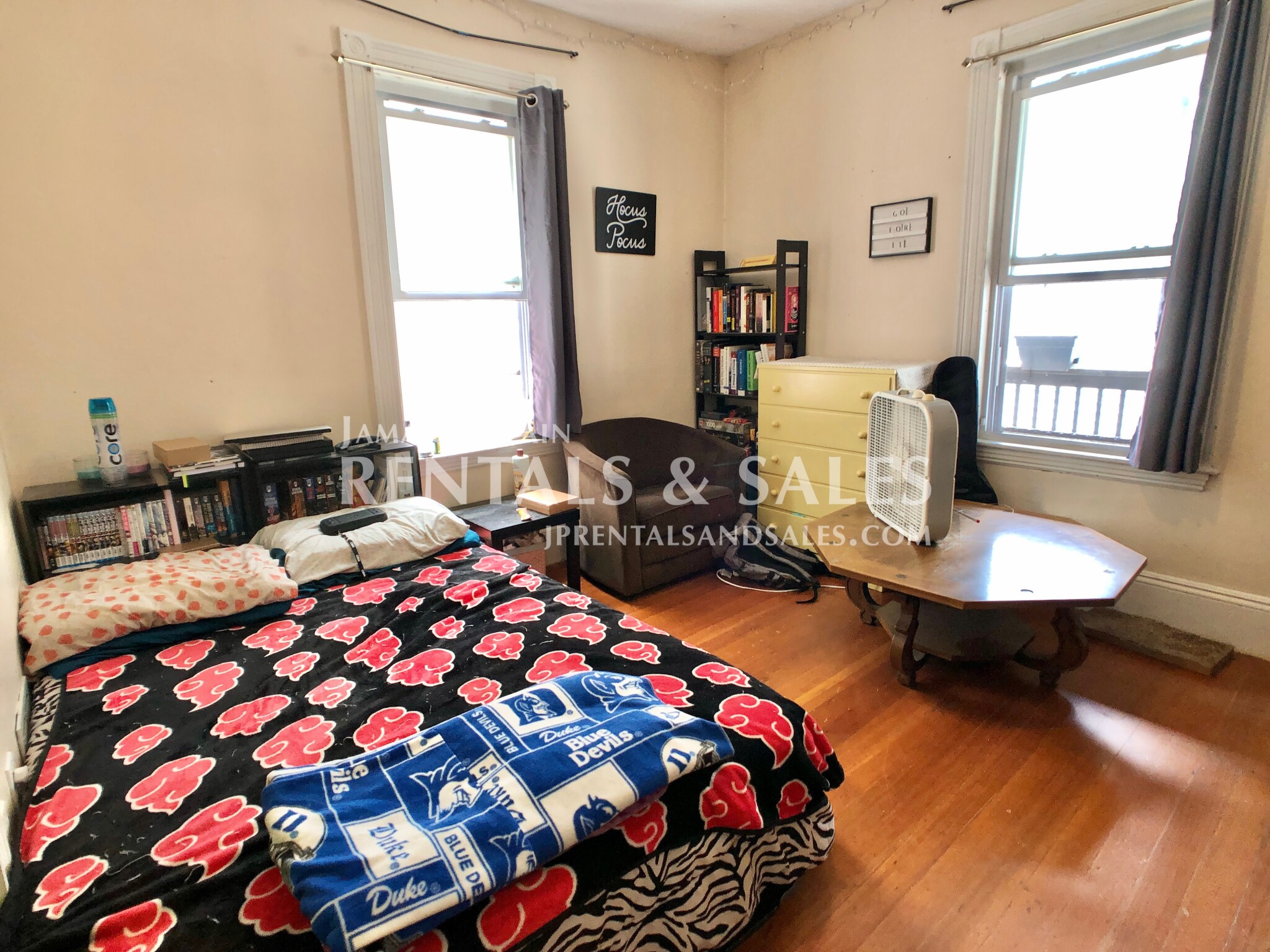 16 Arcola St, Jamaica Plain