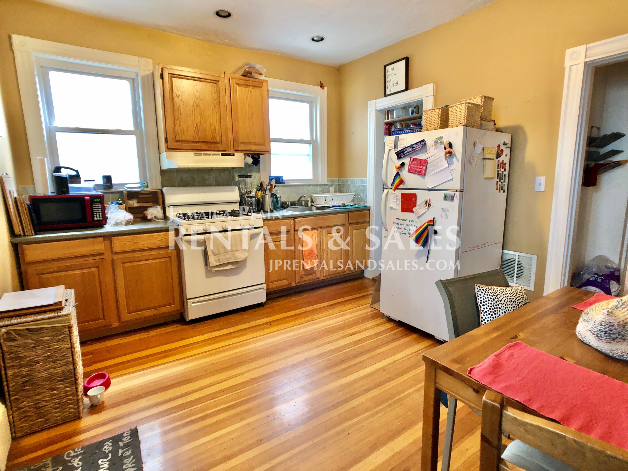 16 Arcola St, Jamaica Plain