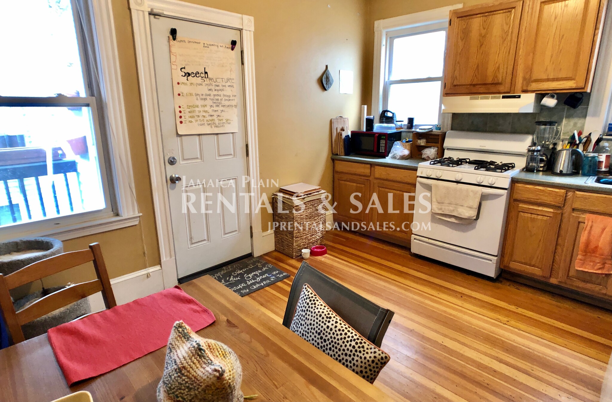 16 Arcola St, Jamaica Plain