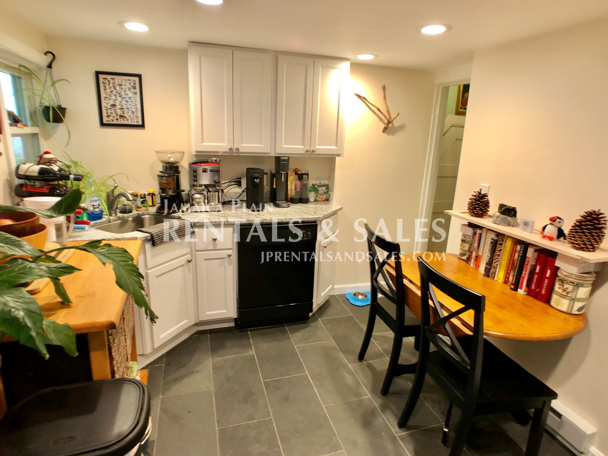 60 Rockwood St, Jamaica Plain