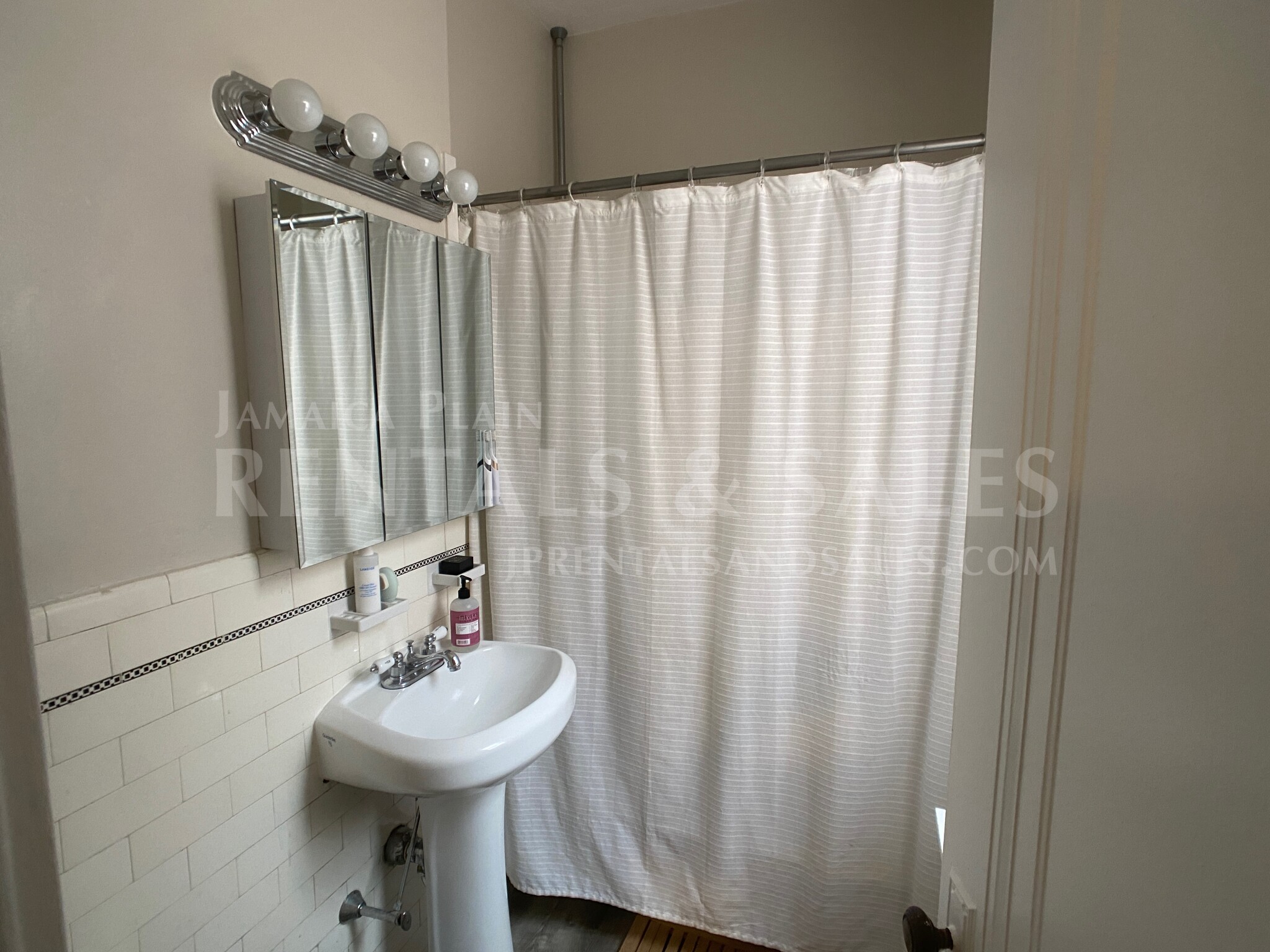 321 South Huntington Ave, Jamaica Plain