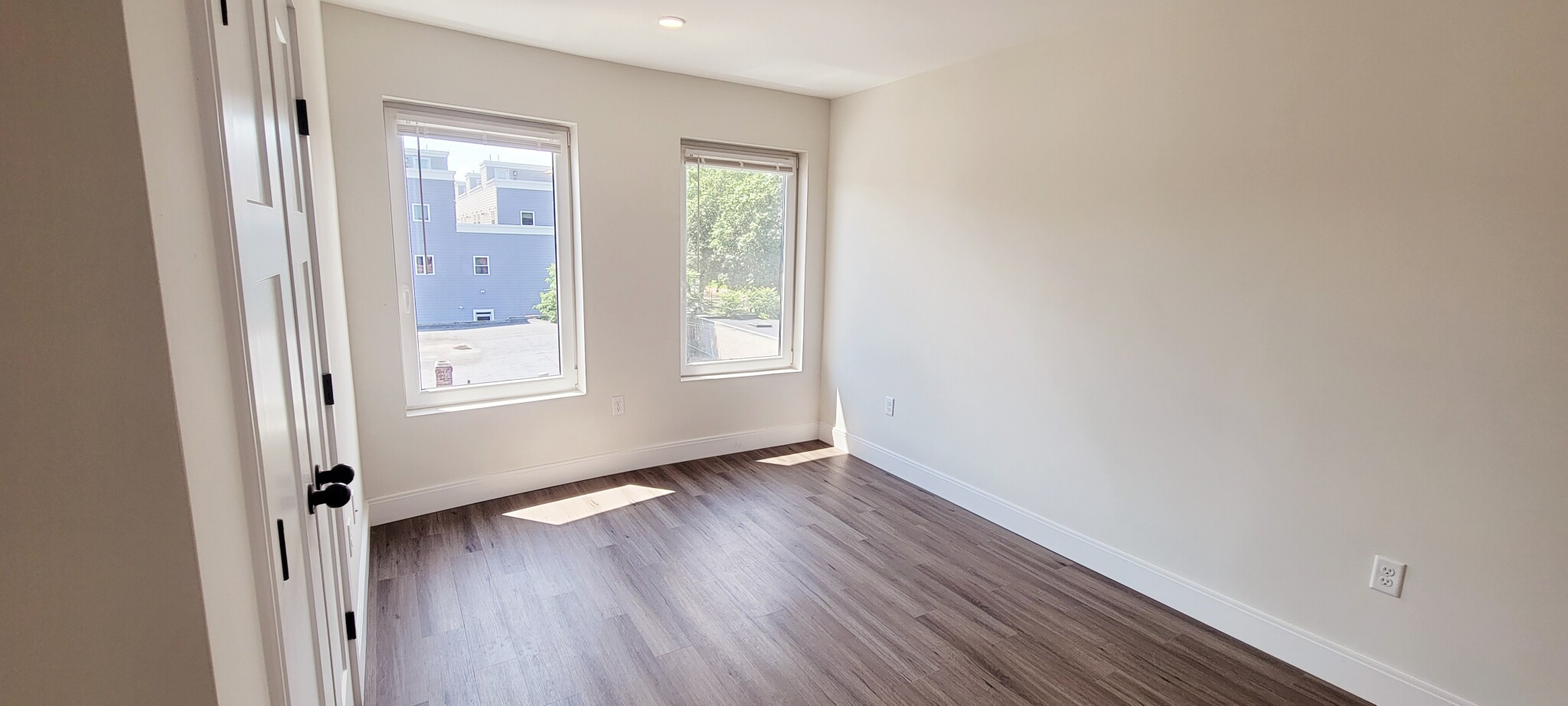 317 Belgrade Ave, Roslindale