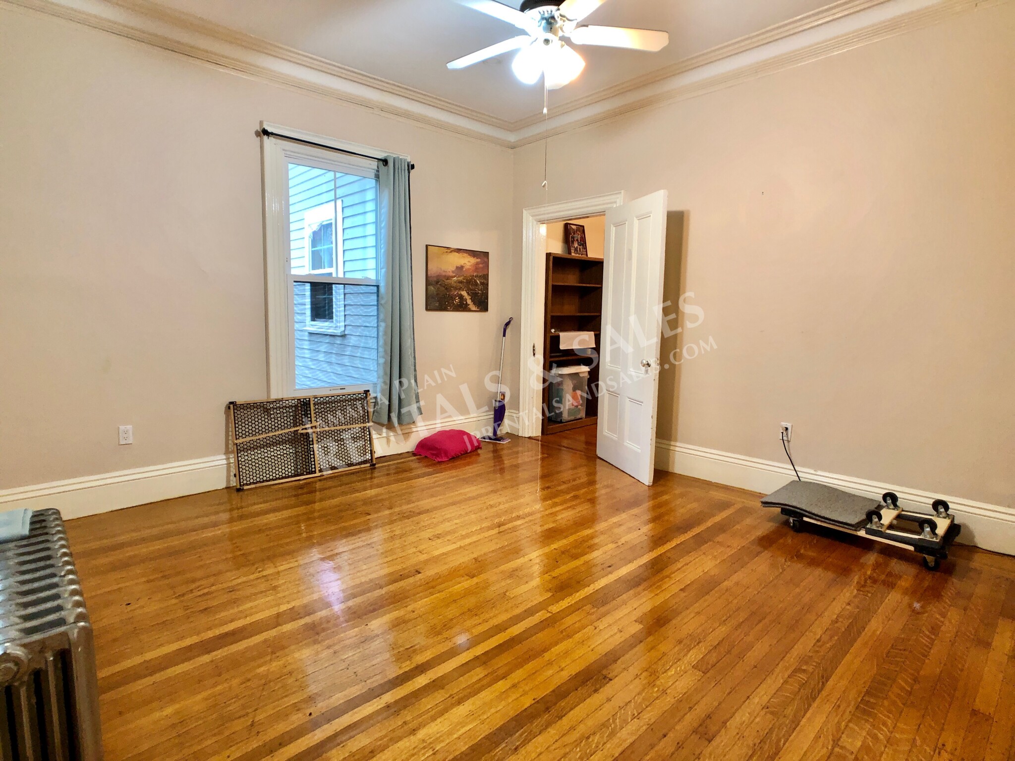 3 bed, 1 bath apartment for rent at 23 Boylston St Unit 1, Jamaica Plain — photo 8 of 15