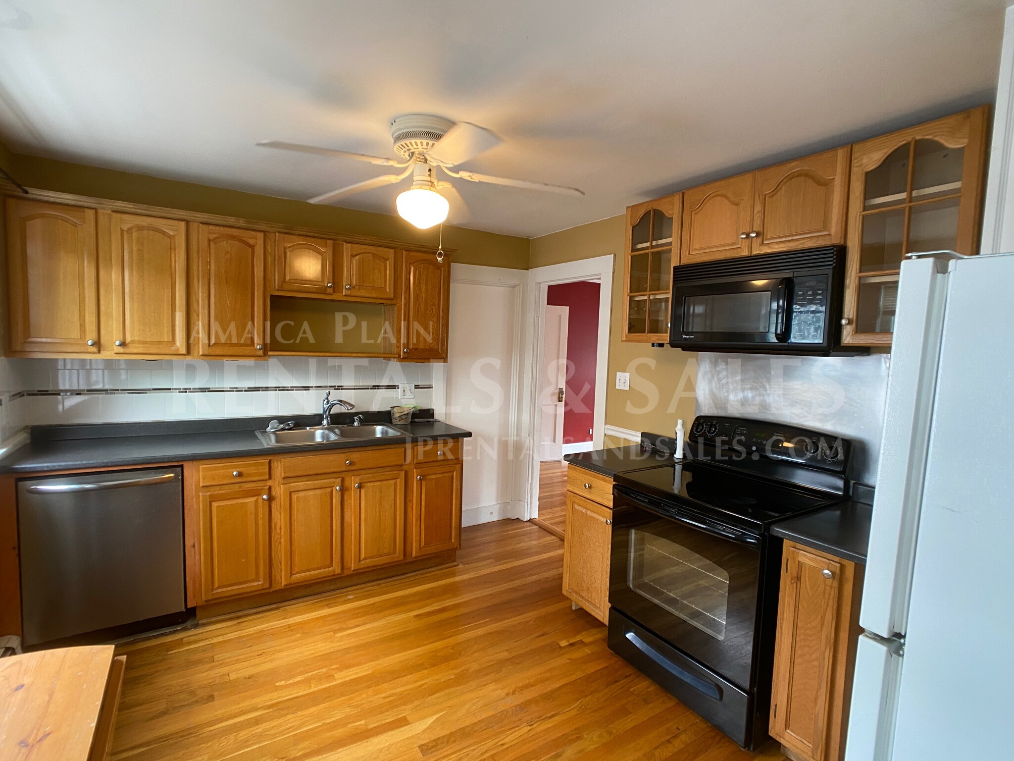 1 bed, 1 bath apartment for rent at 32 Waterman Rd Unit 2 CO, Roslindale — photo 3 of 14