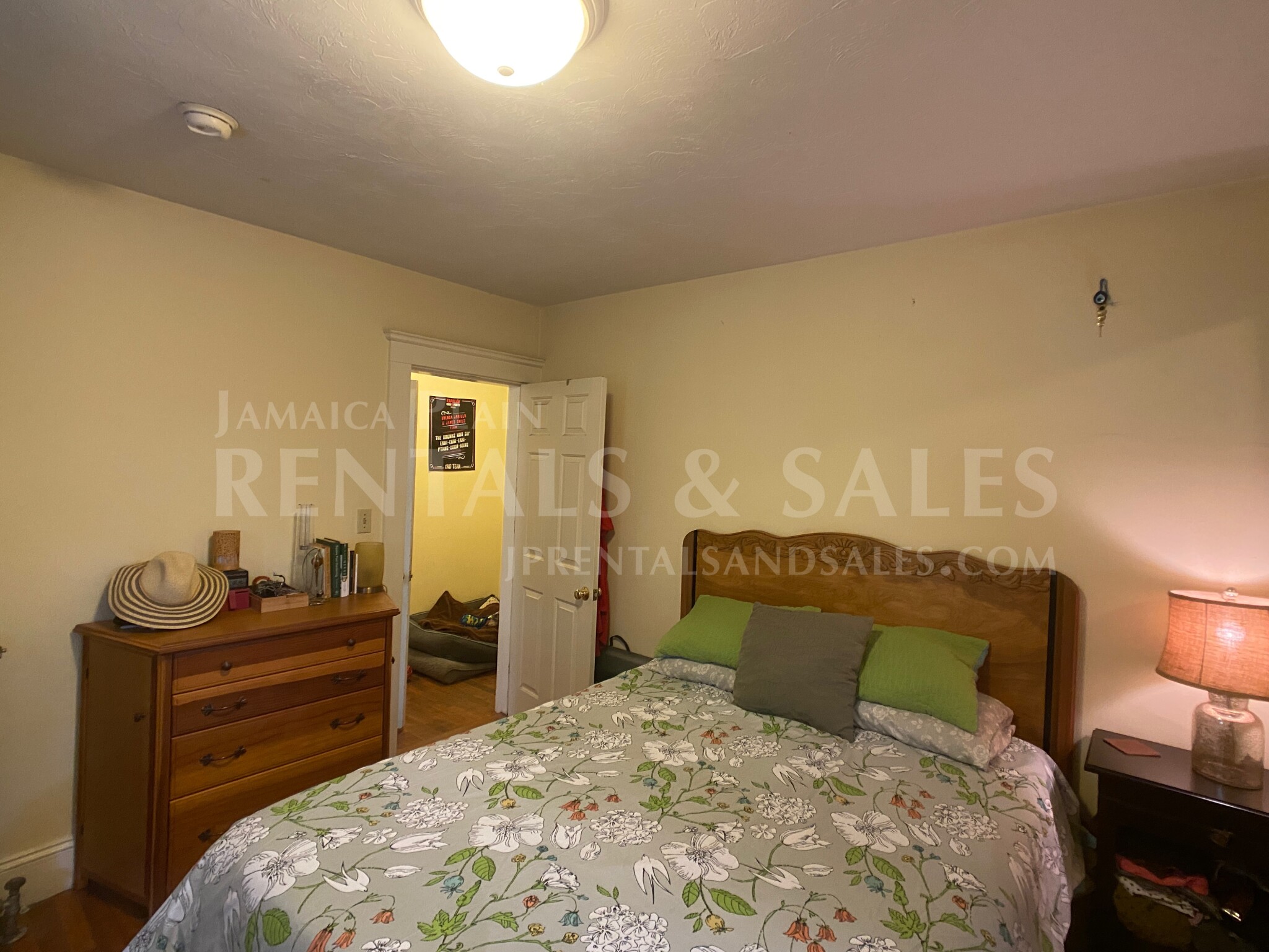 4440 Washington St, Roslindale