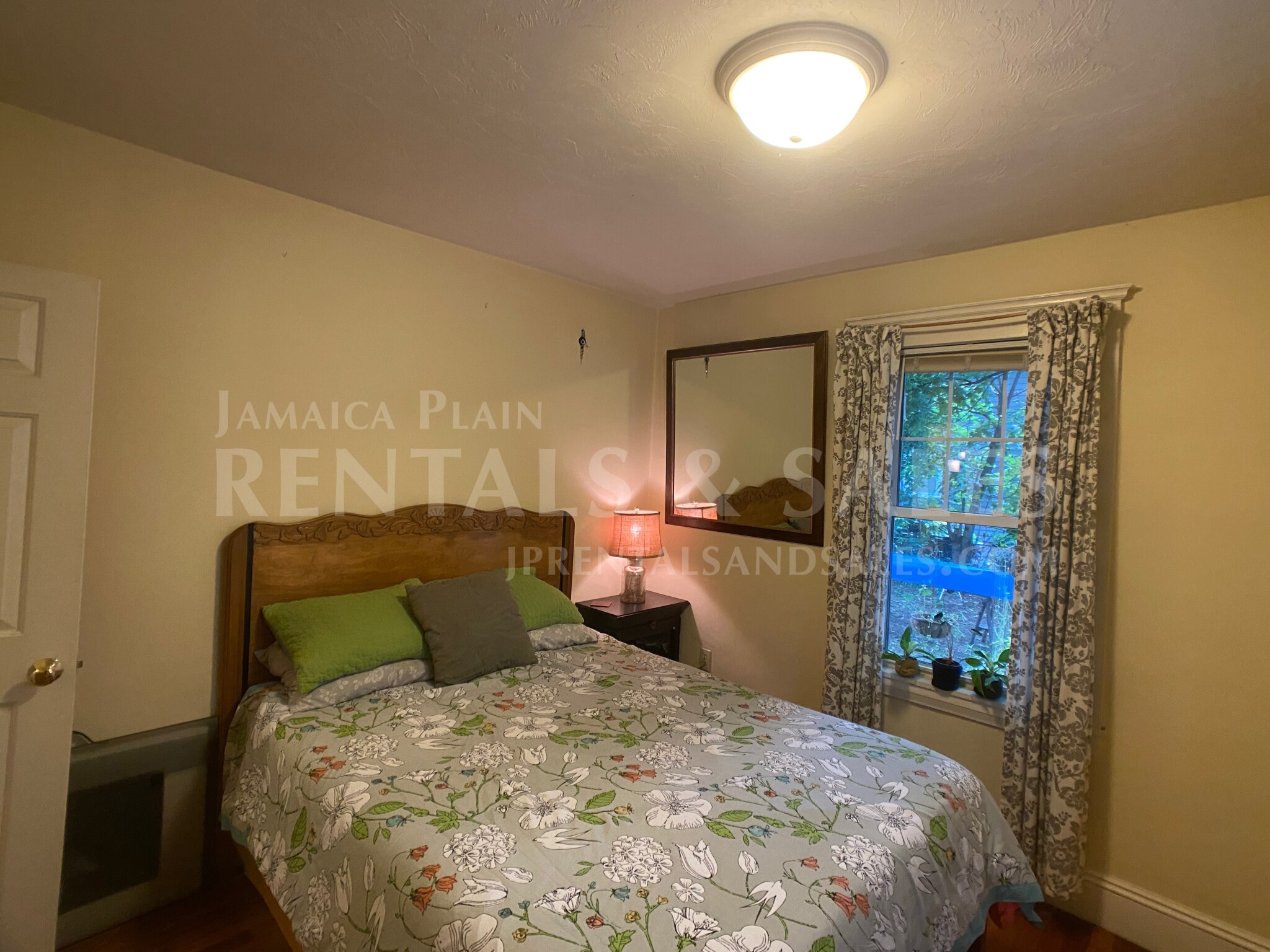 4440 Washington St, Roslindale