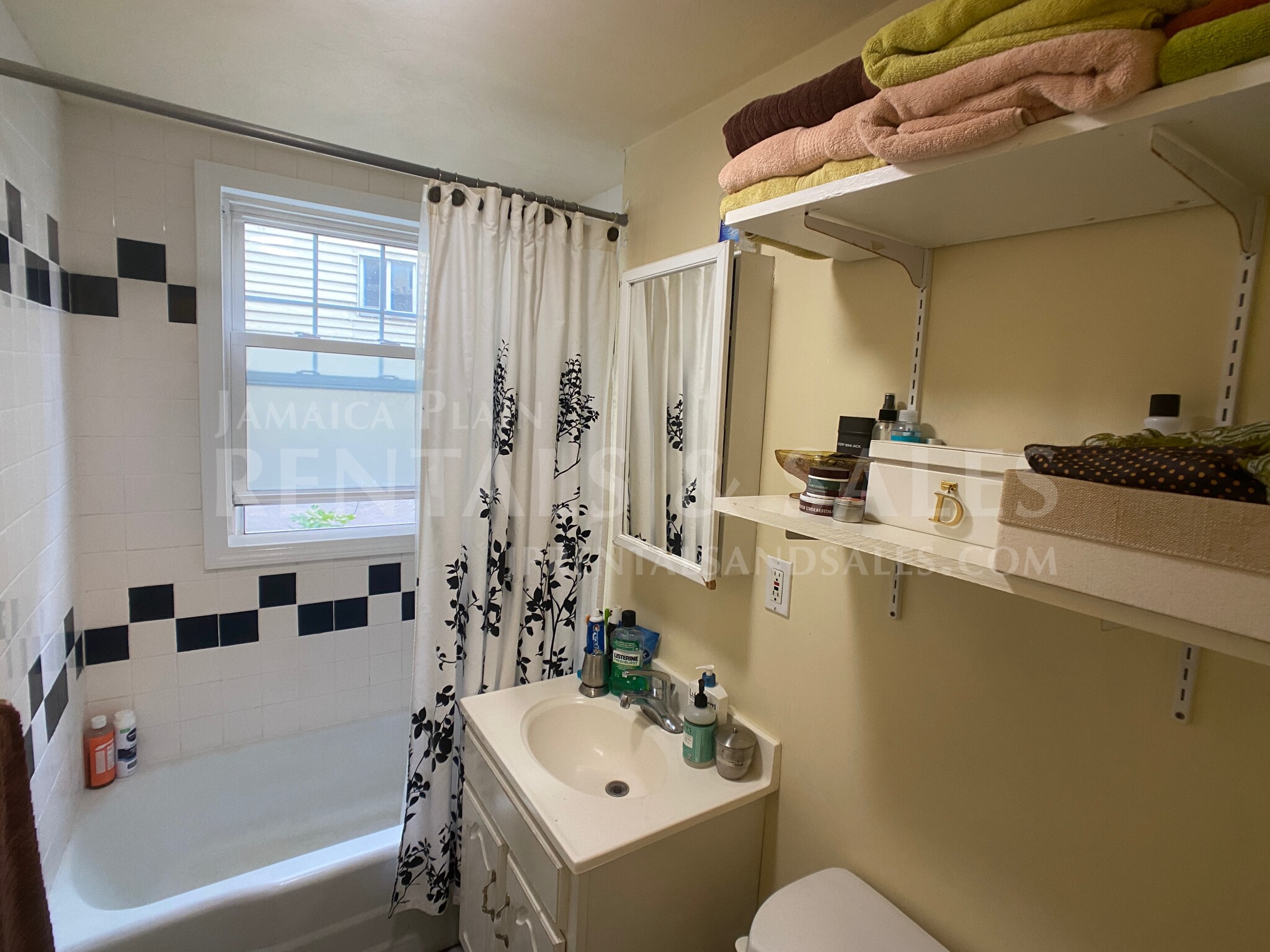 4440 Washington St, Roslindale