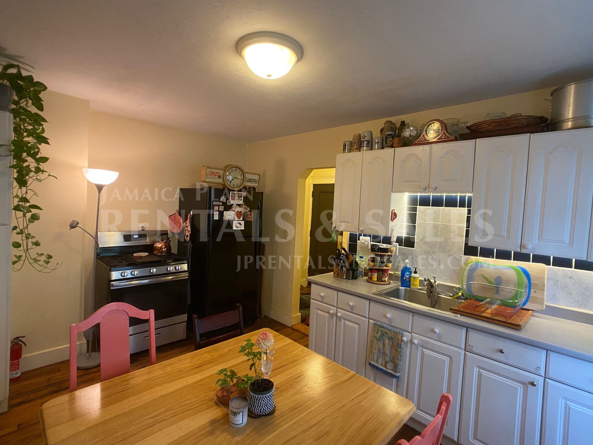 4440 Washington St, Roslindale