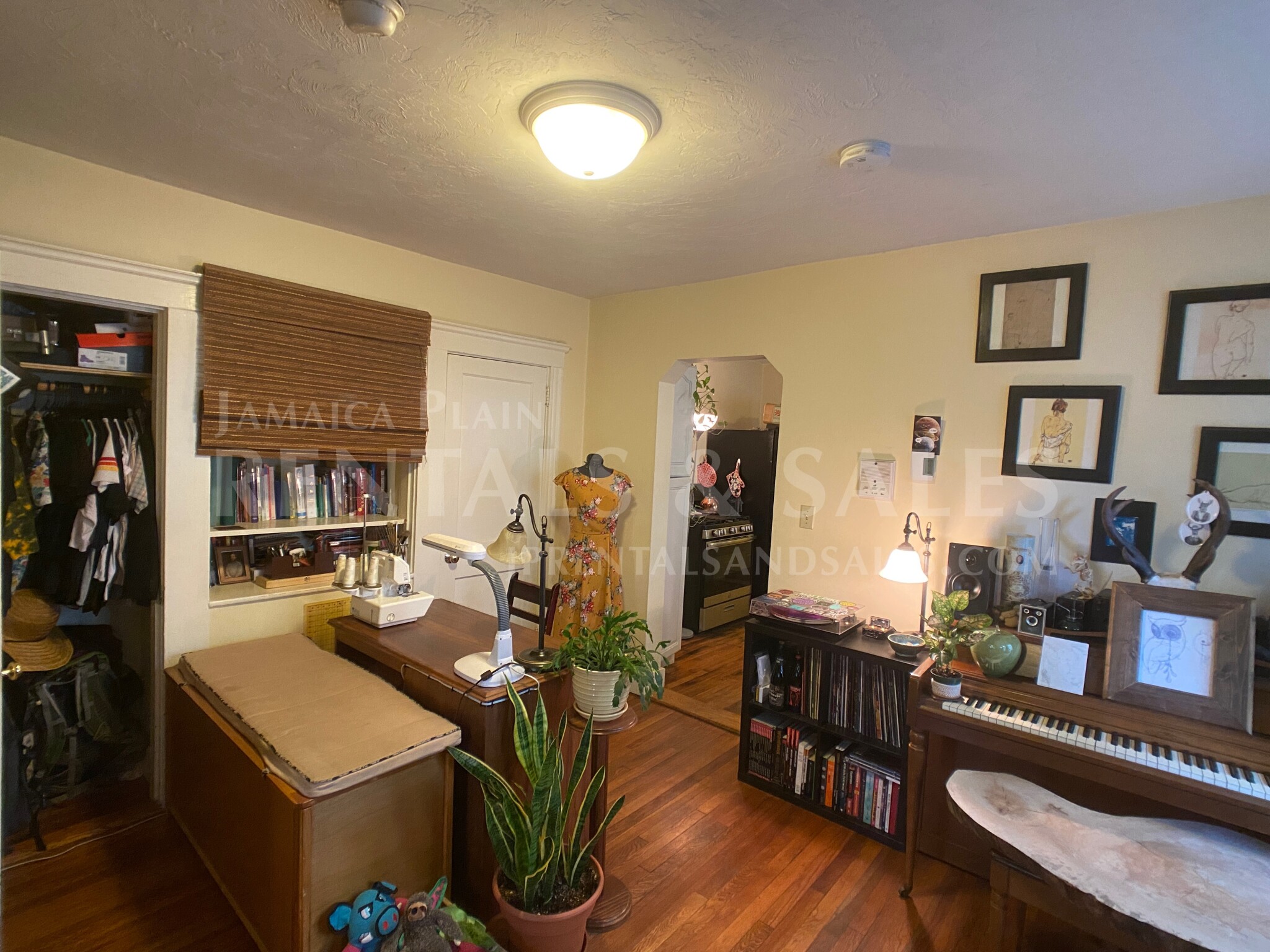 4440 Washington St, Roslindale