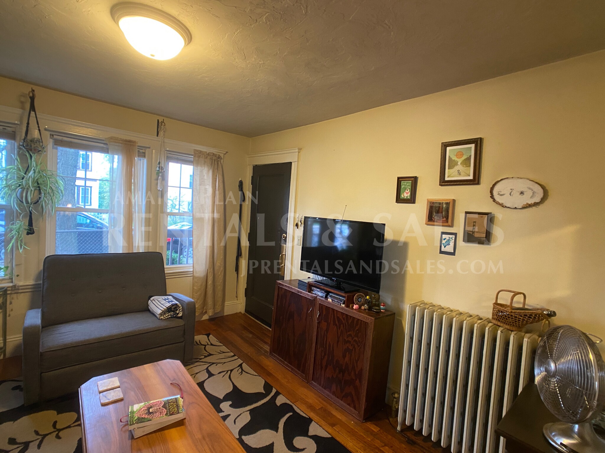 4440 Washington St, Roslindale