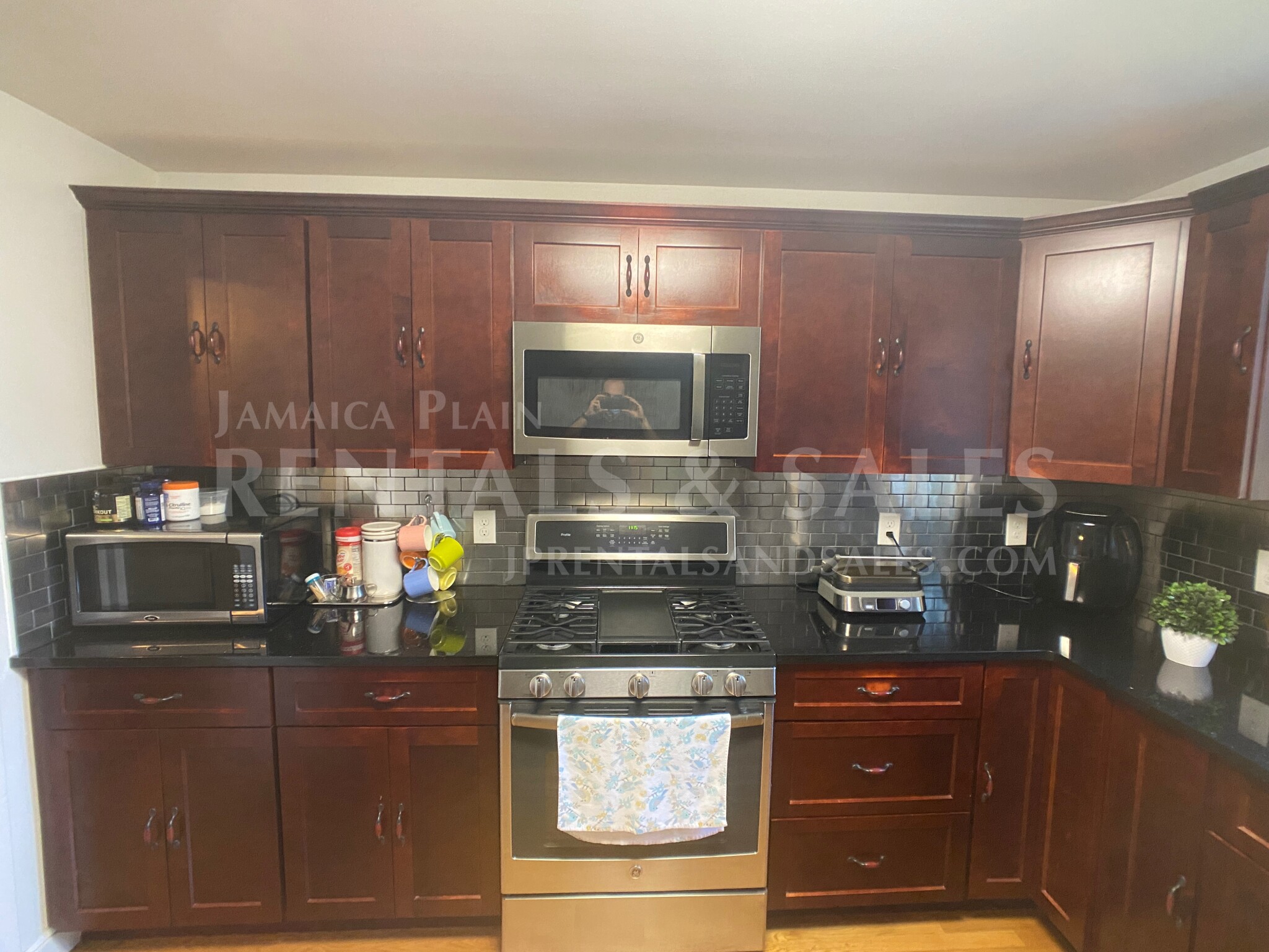 4 bed, 2.5 bath apartment for rent at 19 Norton St Unit CO, Hyde Park — photo 5 of 36
