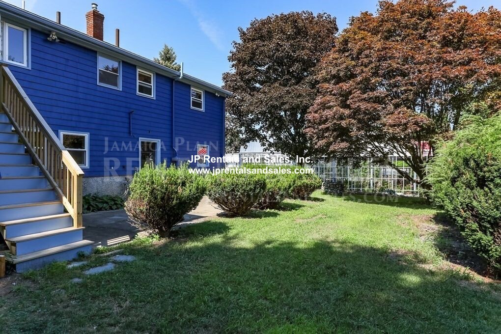 4 bed, 2.5 bath apartment for rent at 19 Norton St, Hyde Park — photo 16 of 33