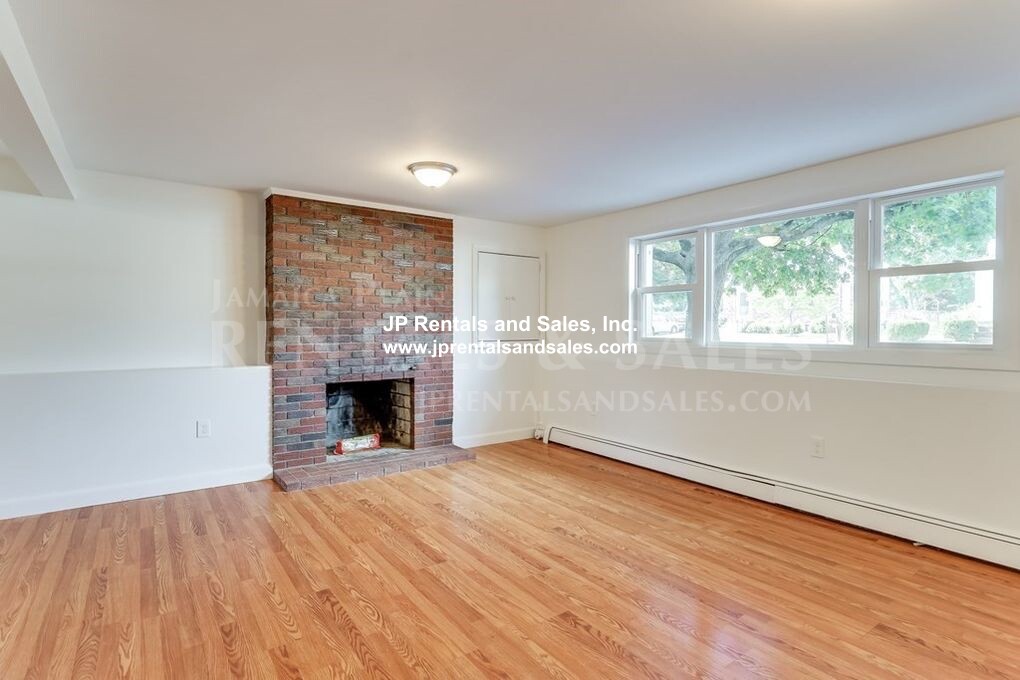 4 bed, 2.5 bath apartment for rent at 19 Norton St, Hyde Park — photo 13 of 33