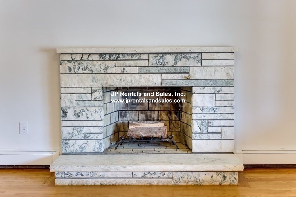 4 bed, 2.5 bath apartment for rent at 19 Norton St, Hyde Park — photo 8 of 33