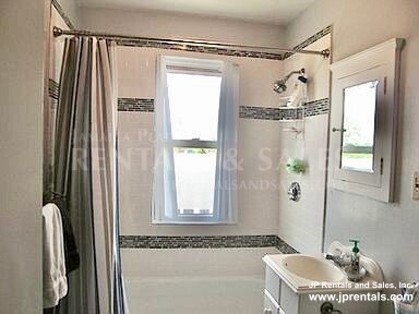 3 bed, 1 bath apartment for rent at 32 Saint Rose St Unit 3 CO, Jamaica Plain — photo 10 of 14